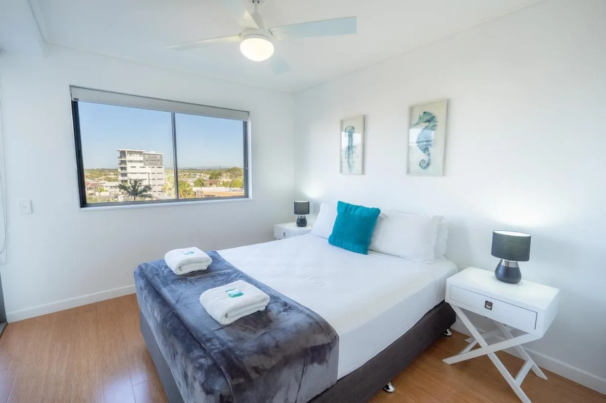 Bed in Seamark on First