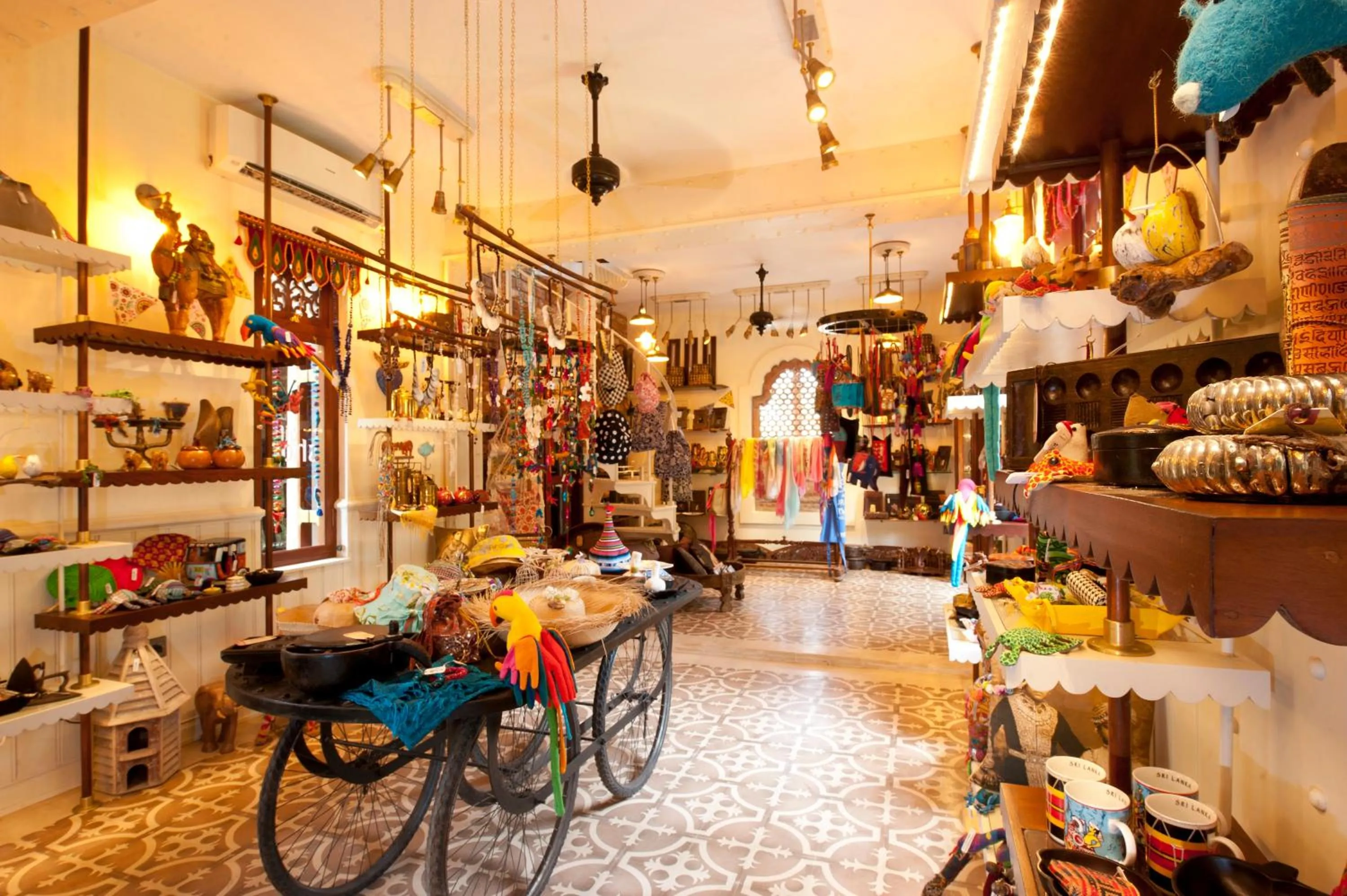 On-site shops in Reef Villa