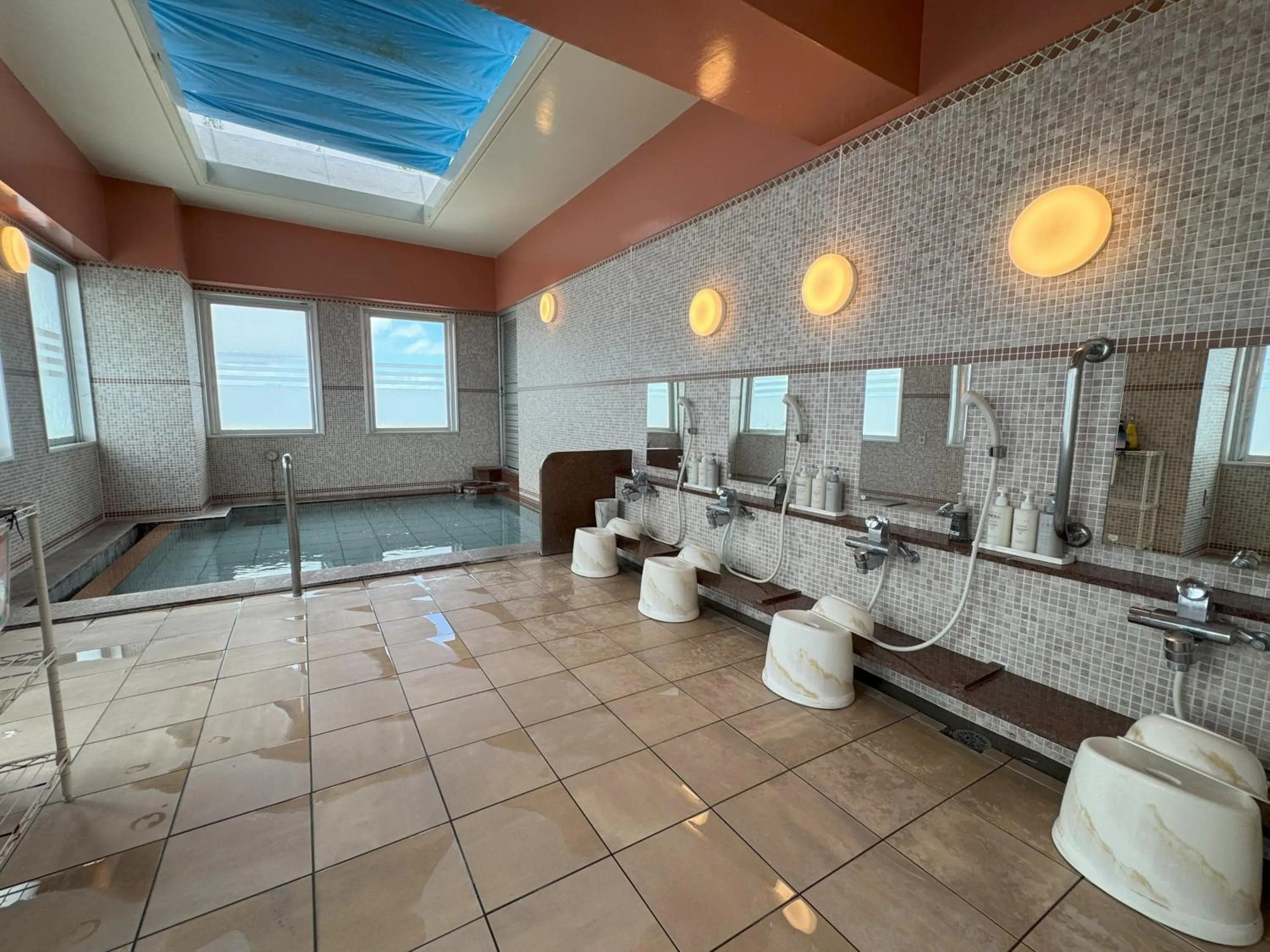 Public Bath in Hotel Route-Inn Nahatomariko