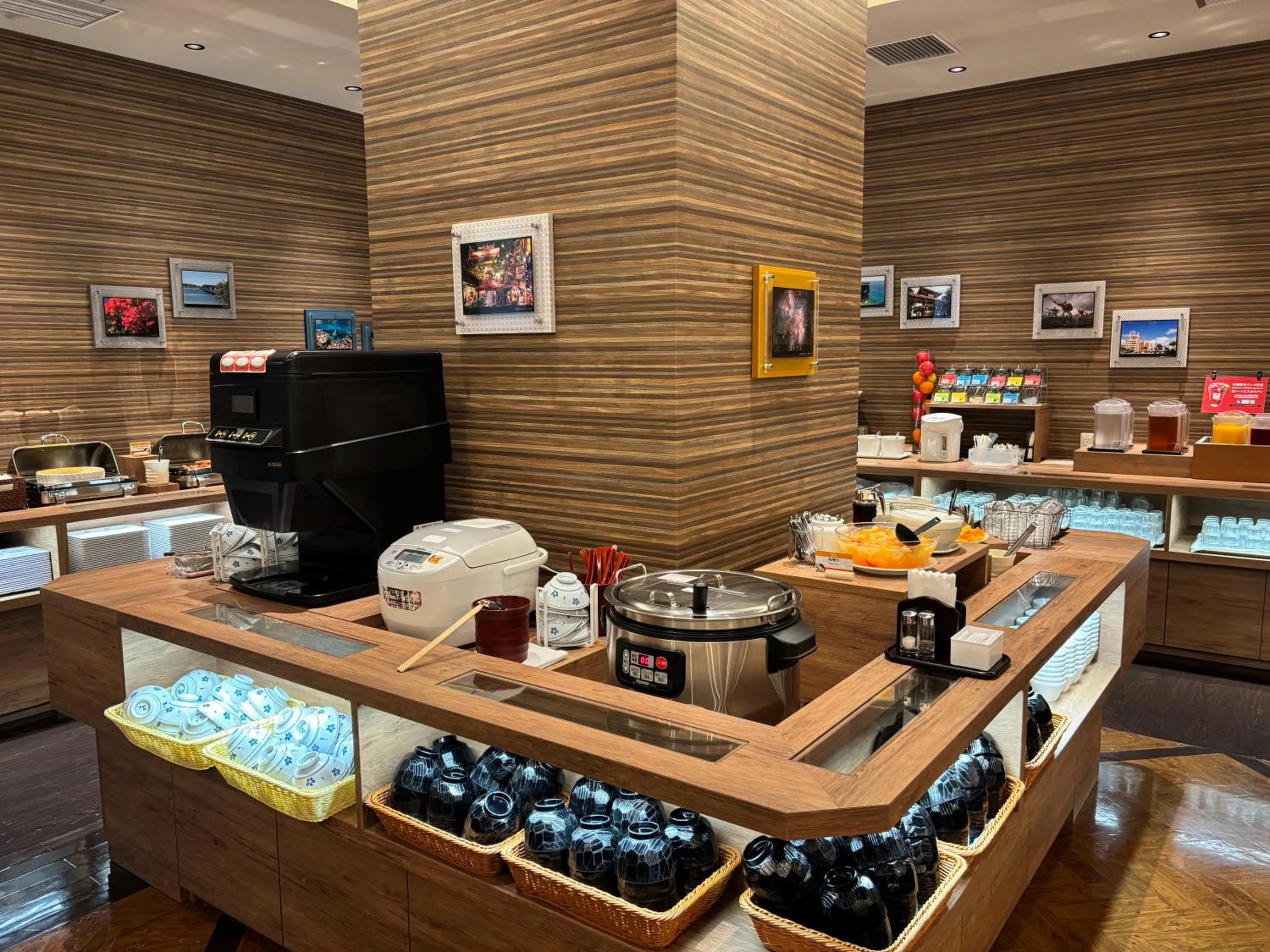 Restaurant/places to eat in Hotel Route-Inn Nahatomariko