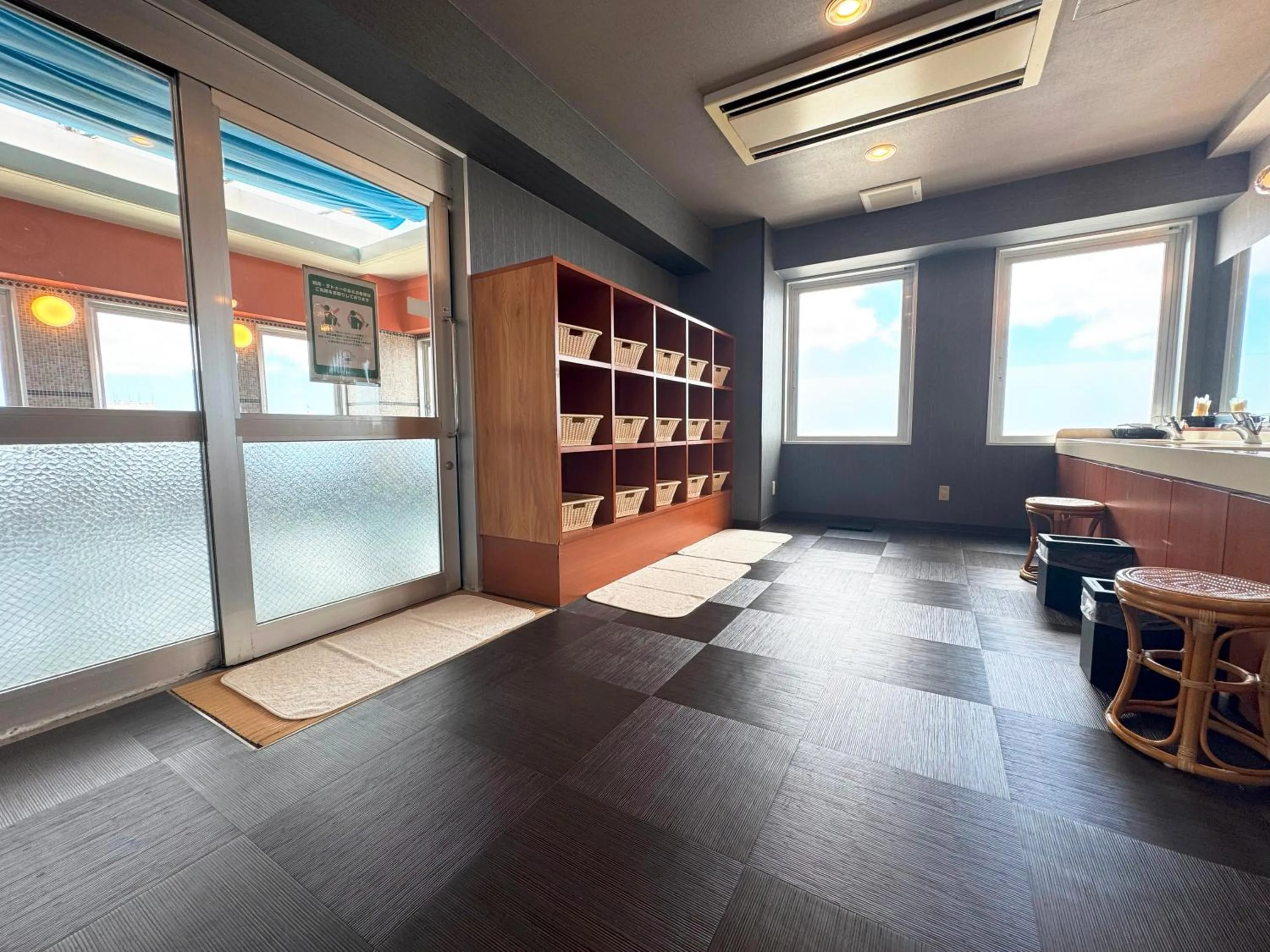 Public Bath in Hotel Route-Inn Nahatomariko