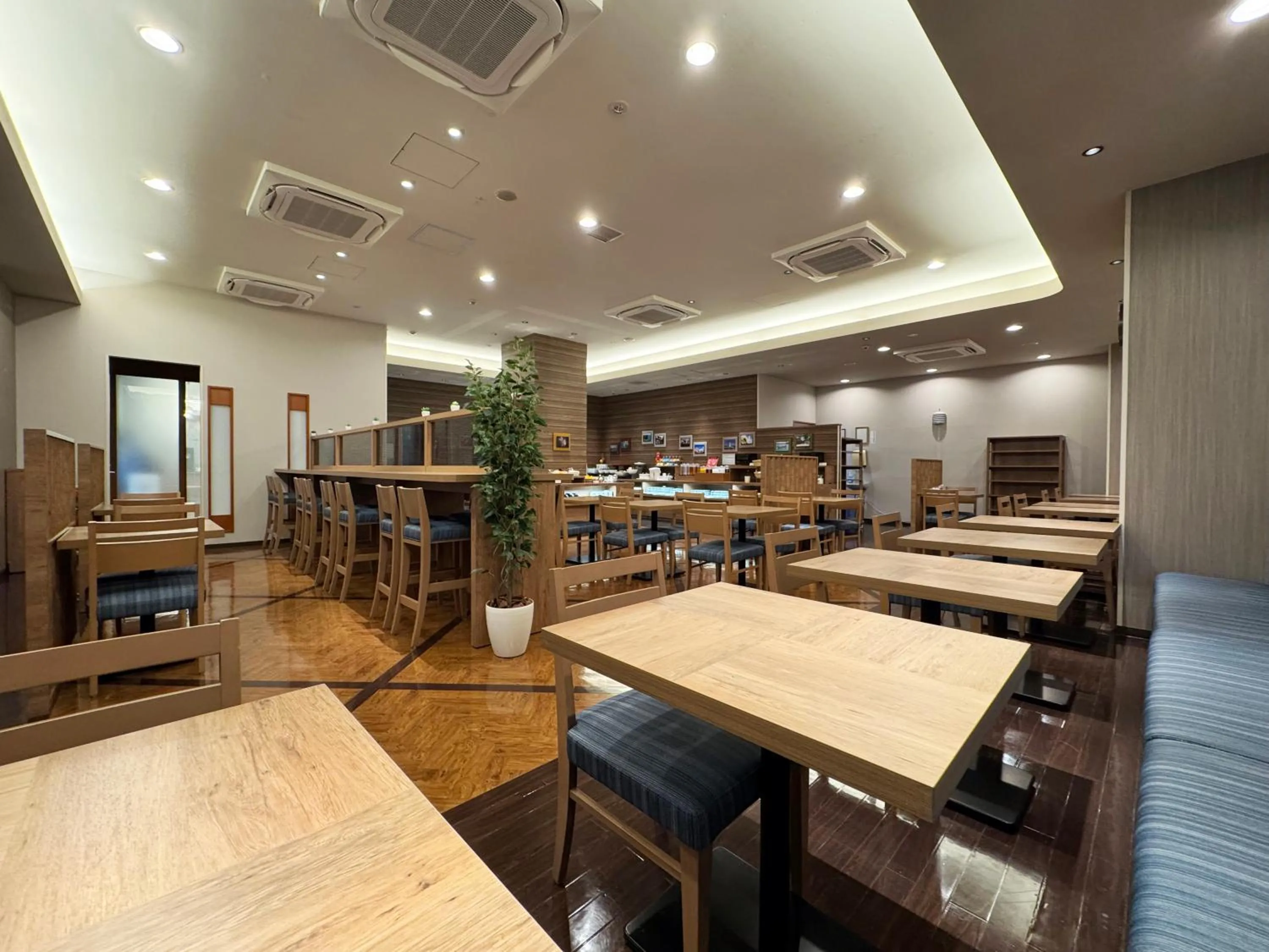 Restaurant/places to eat in Hotel Route-Inn Nahatomariko