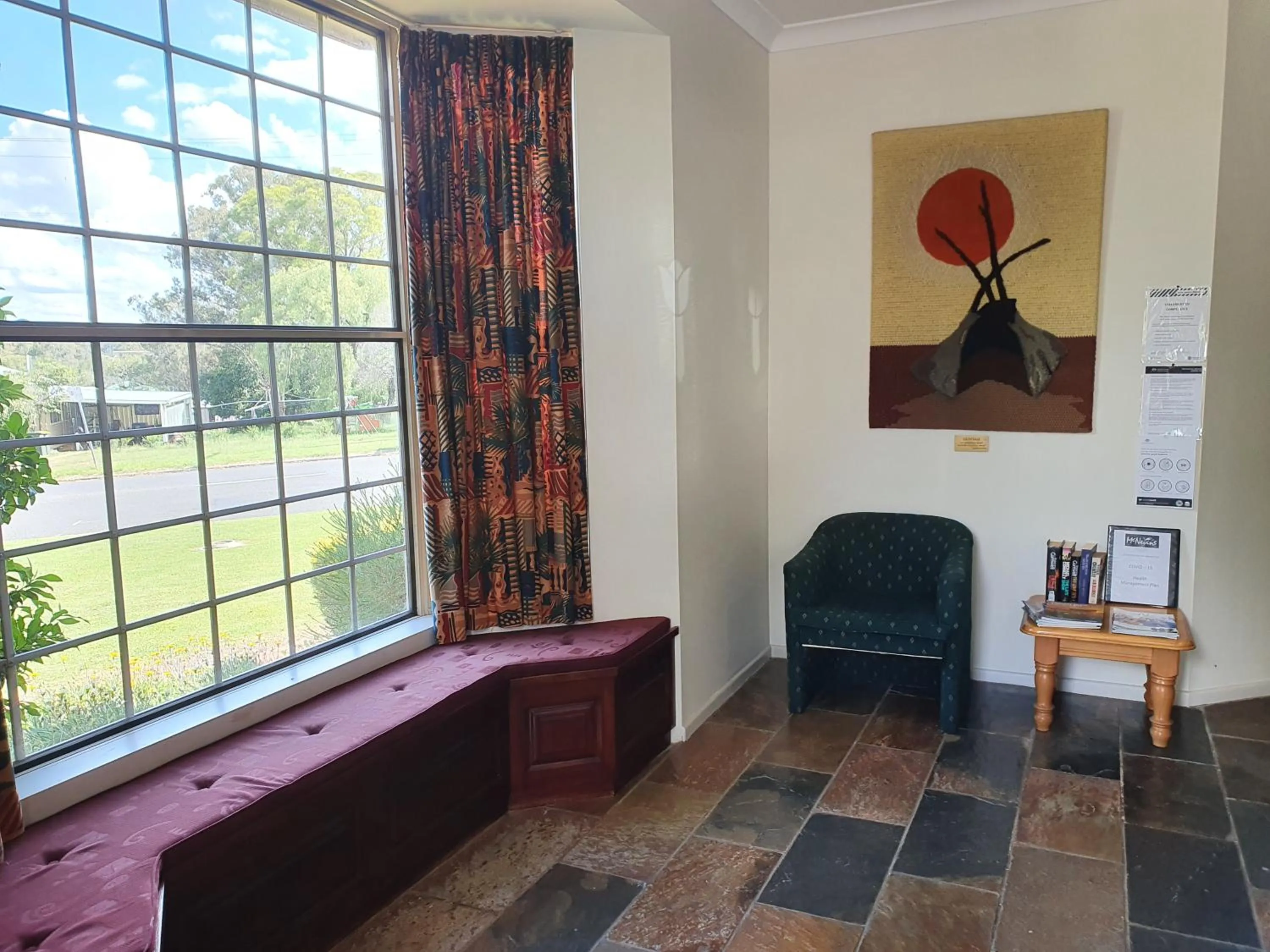 Lobby or reception in McNevins Warwick Motel