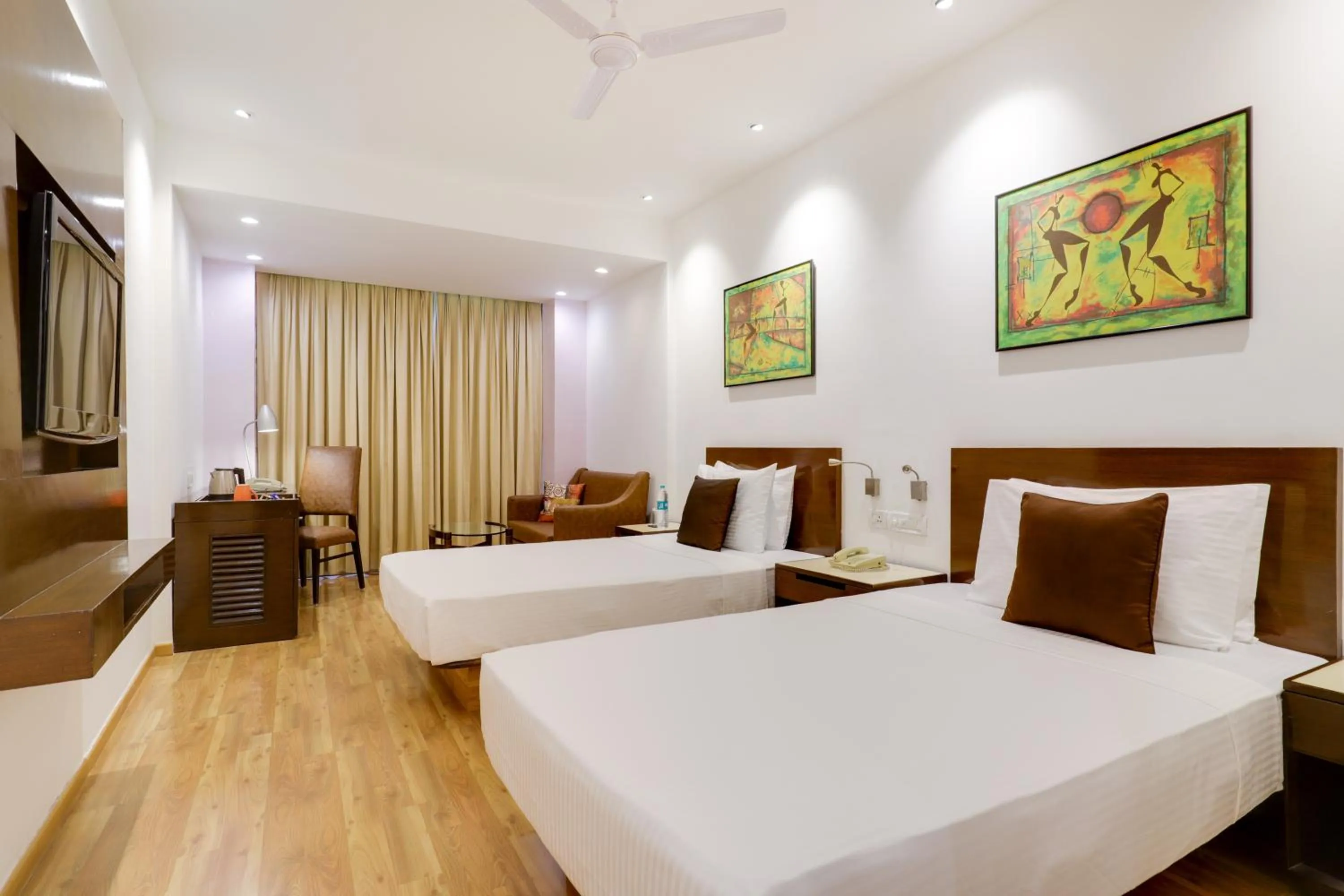 Bedroom, Bed in Lemon Tree Premier 1, Gurugram