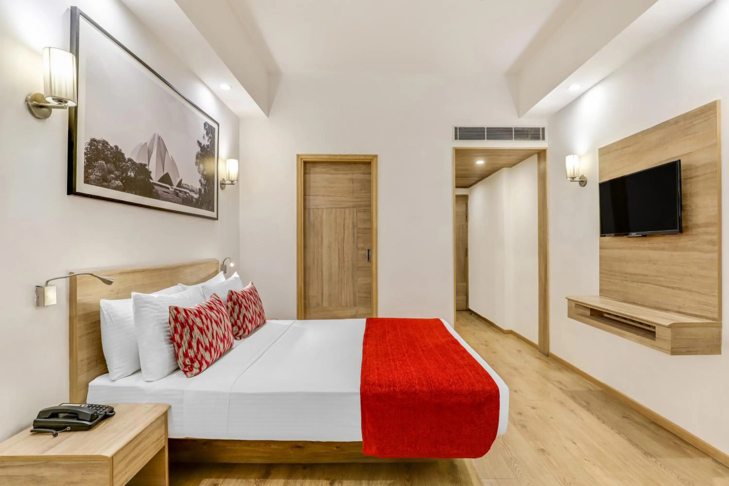 Bedroom, Bed in Lemon Tree Premier 1, Gurugram