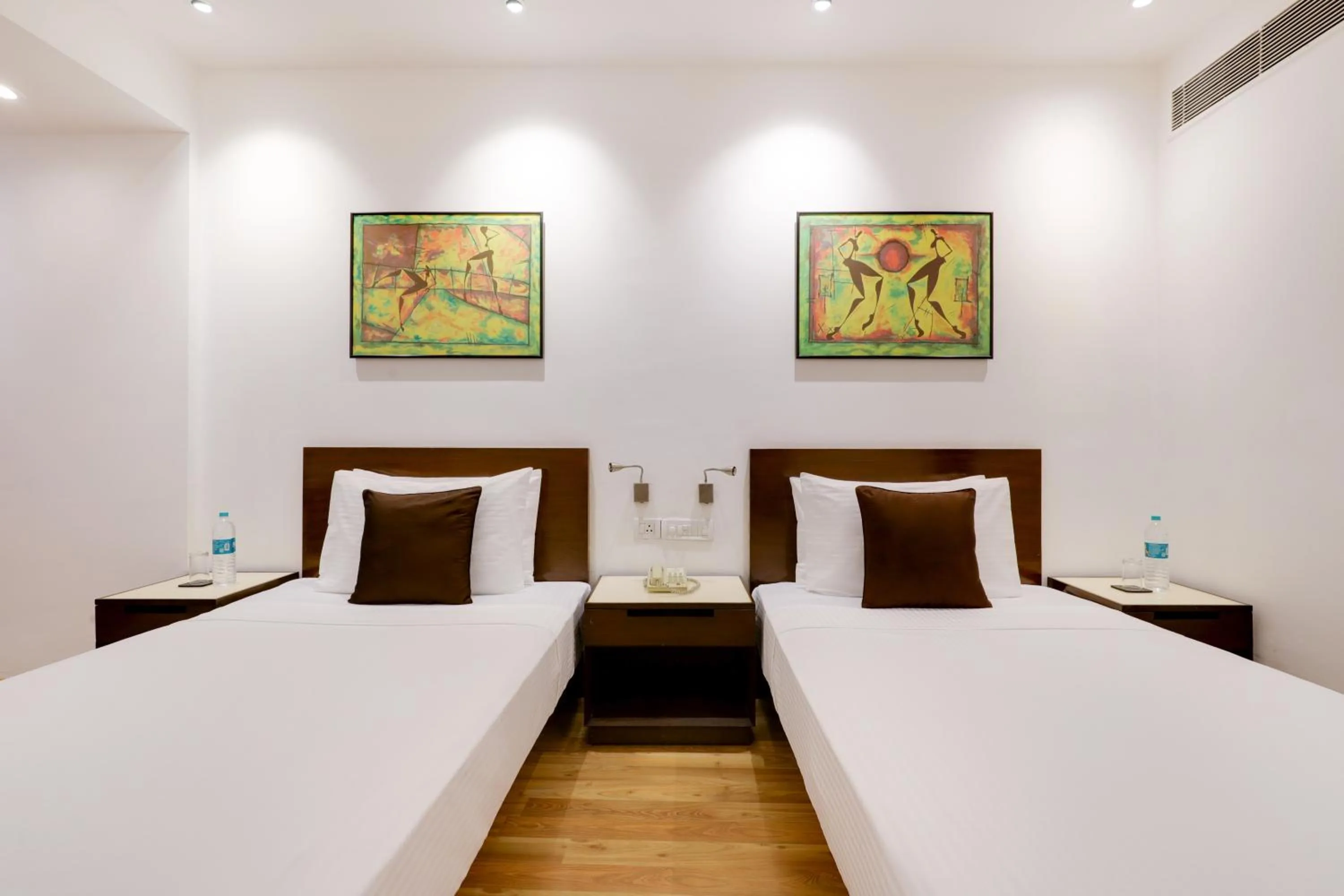 Bedroom, Bed in Lemon Tree Premier 1, Gurugram