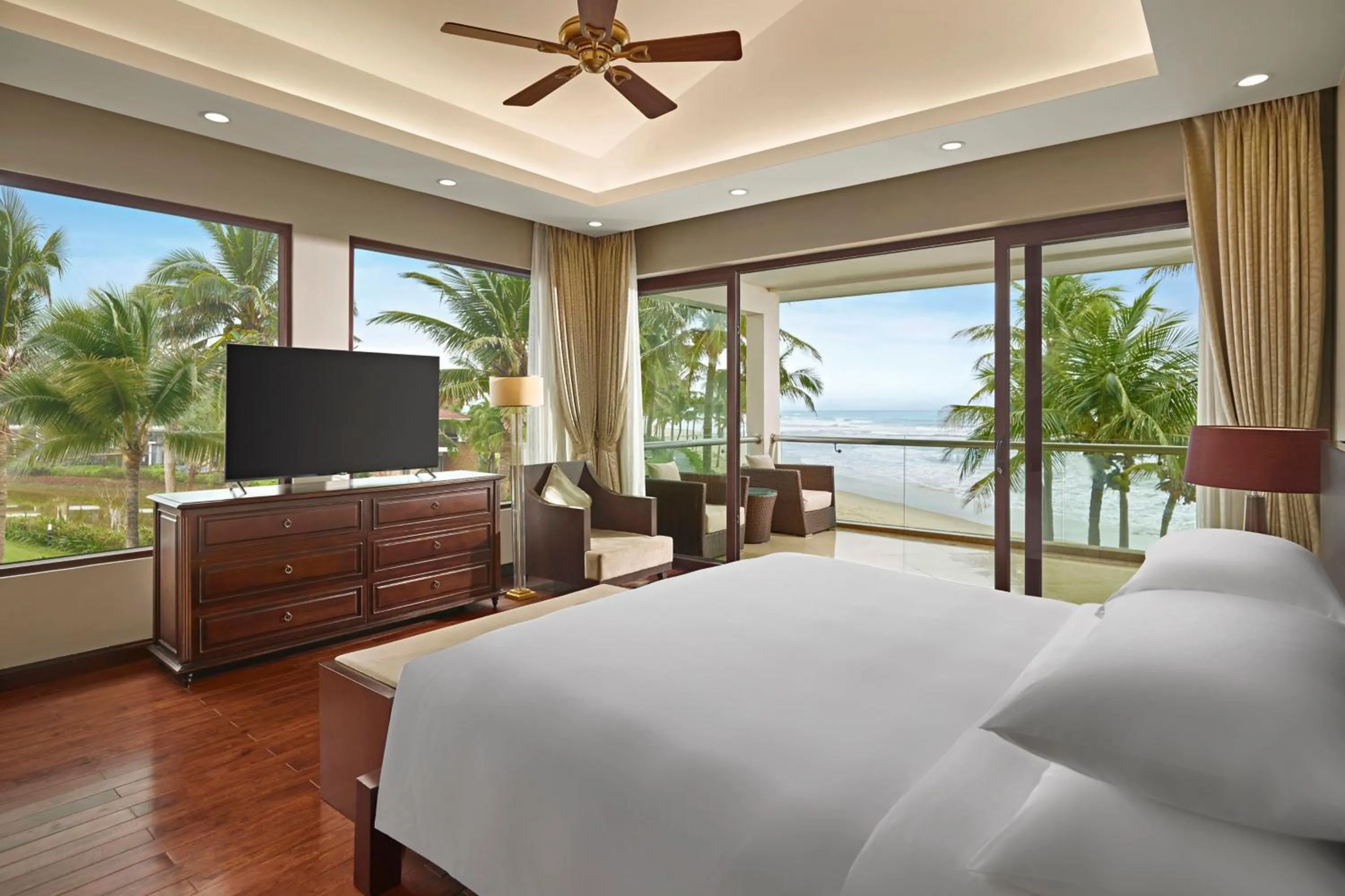 Bedroom, Bed in Danang Marriott Resort & Spa