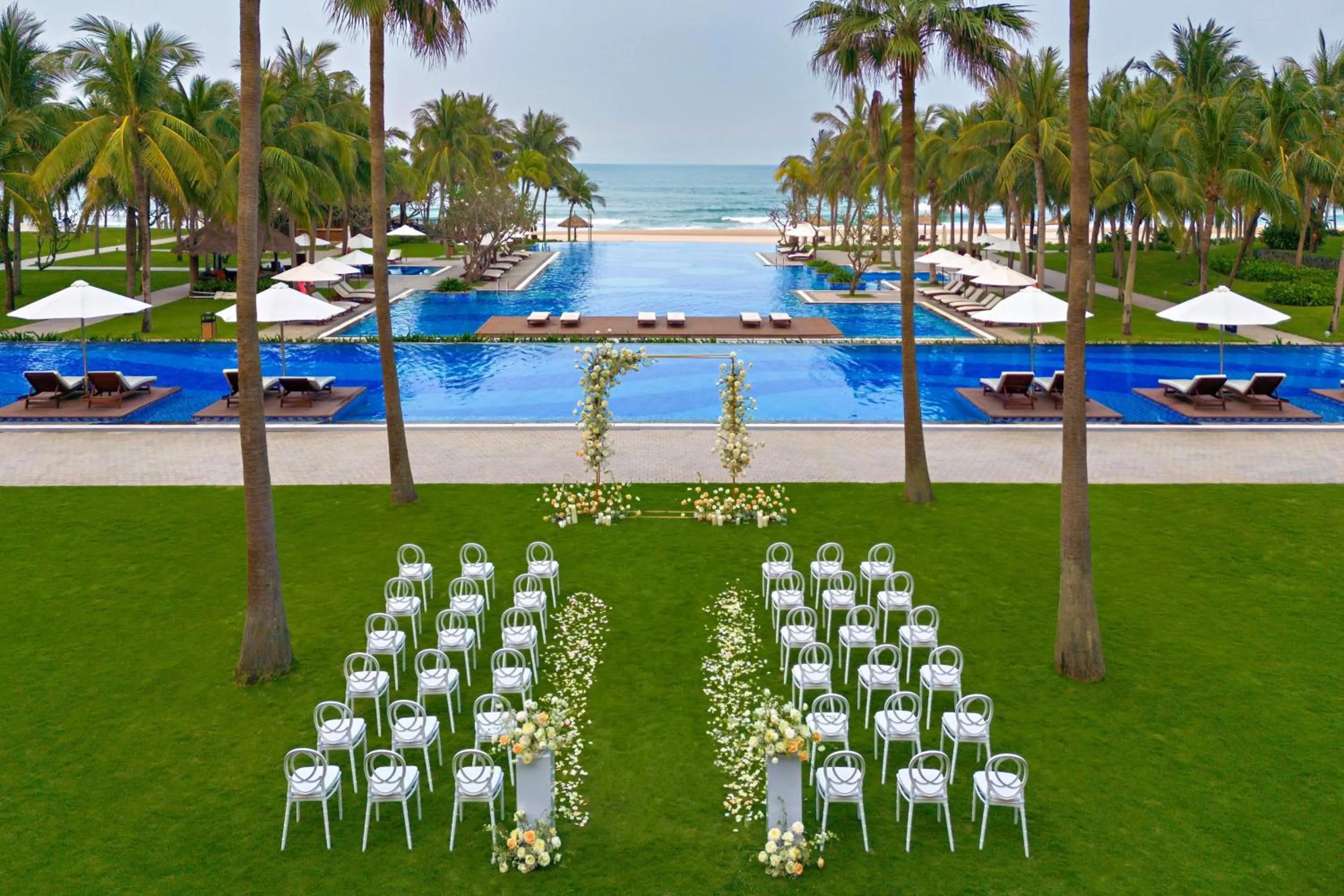 Swimming pool in Danang Marriott Resort & Spa