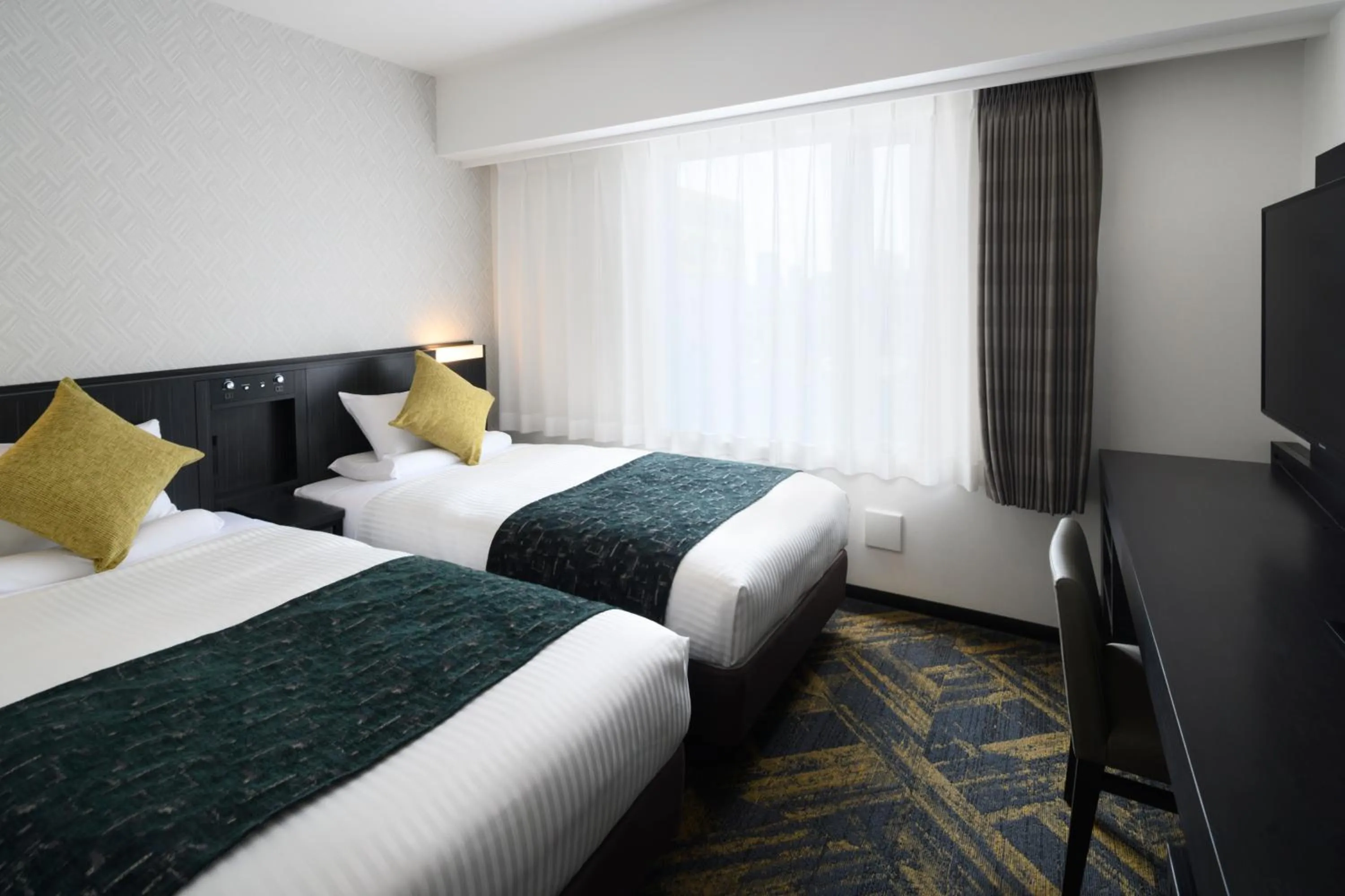 Photo of the whole room, Bed in HOTEL MYSTAYS Hamamatsucho