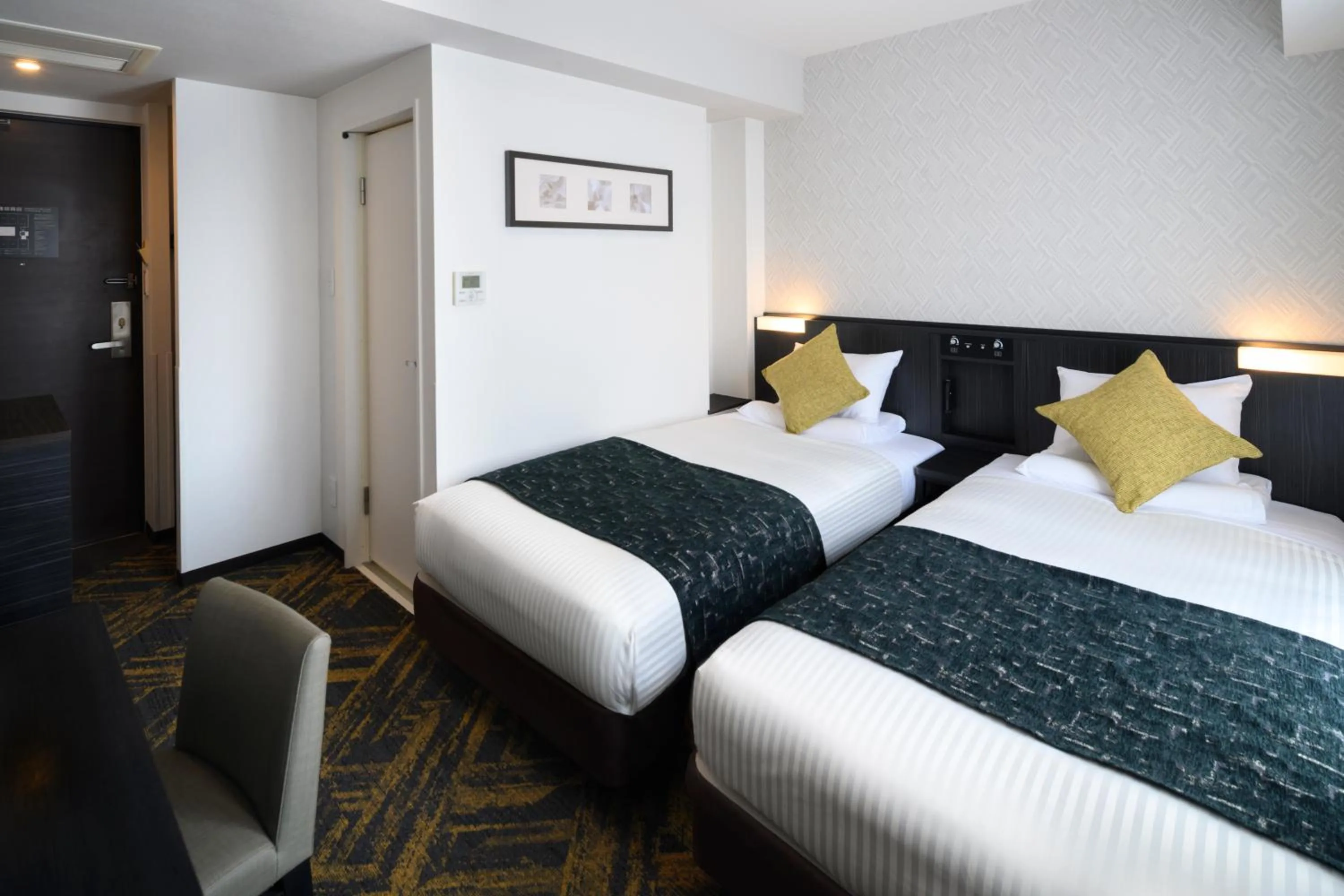 Photo of the whole room, Bed in HOTEL MYSTAYS Hamamatsucho