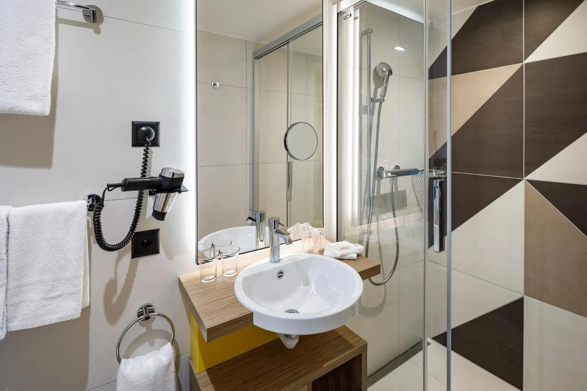 Bathroom in Swiss Chocolate by Fassbind Lausanne