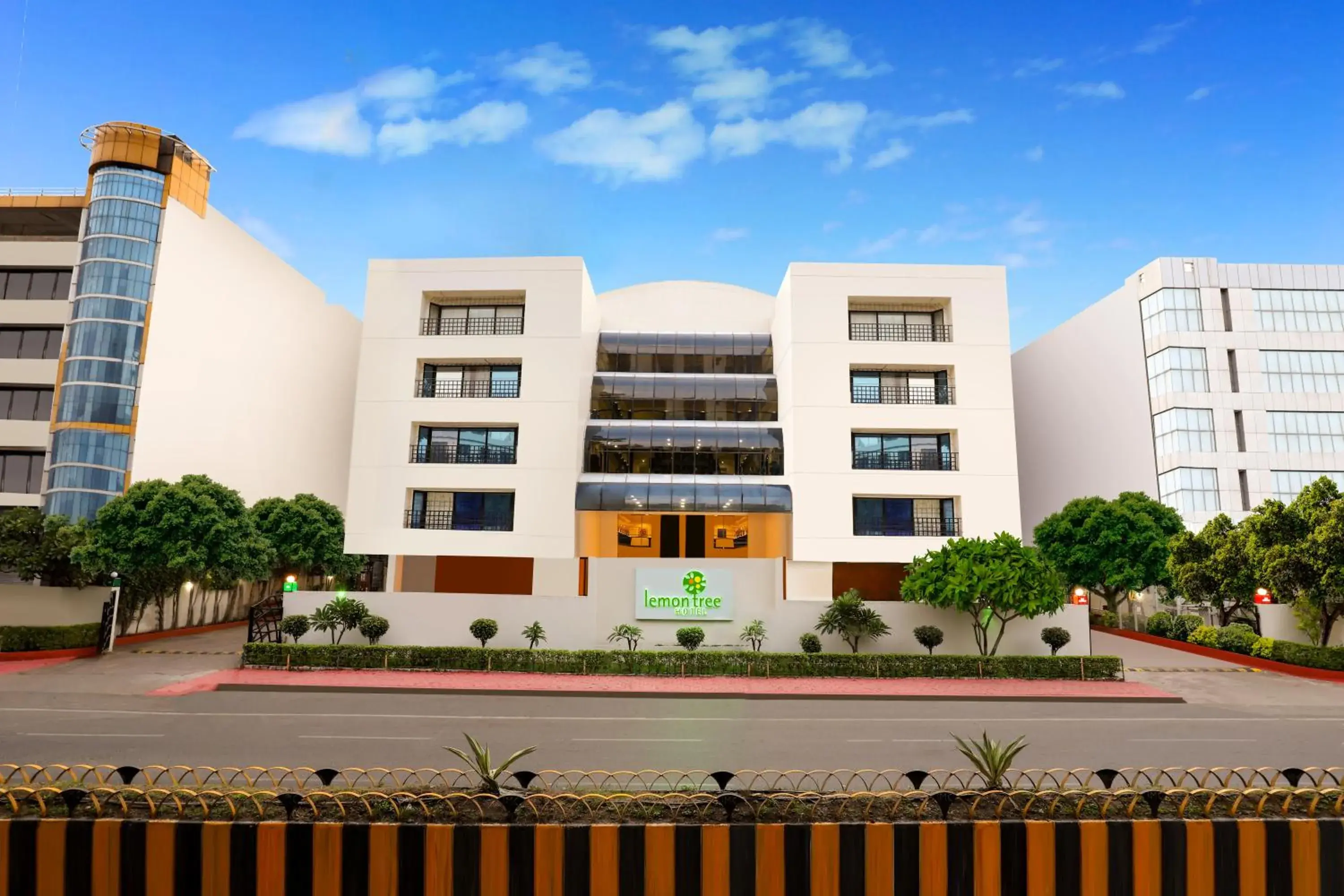 Facade/entrance in Lemon Tree Hotel, Indore Facade/entrance in Lemon Tree Hotel, Indore