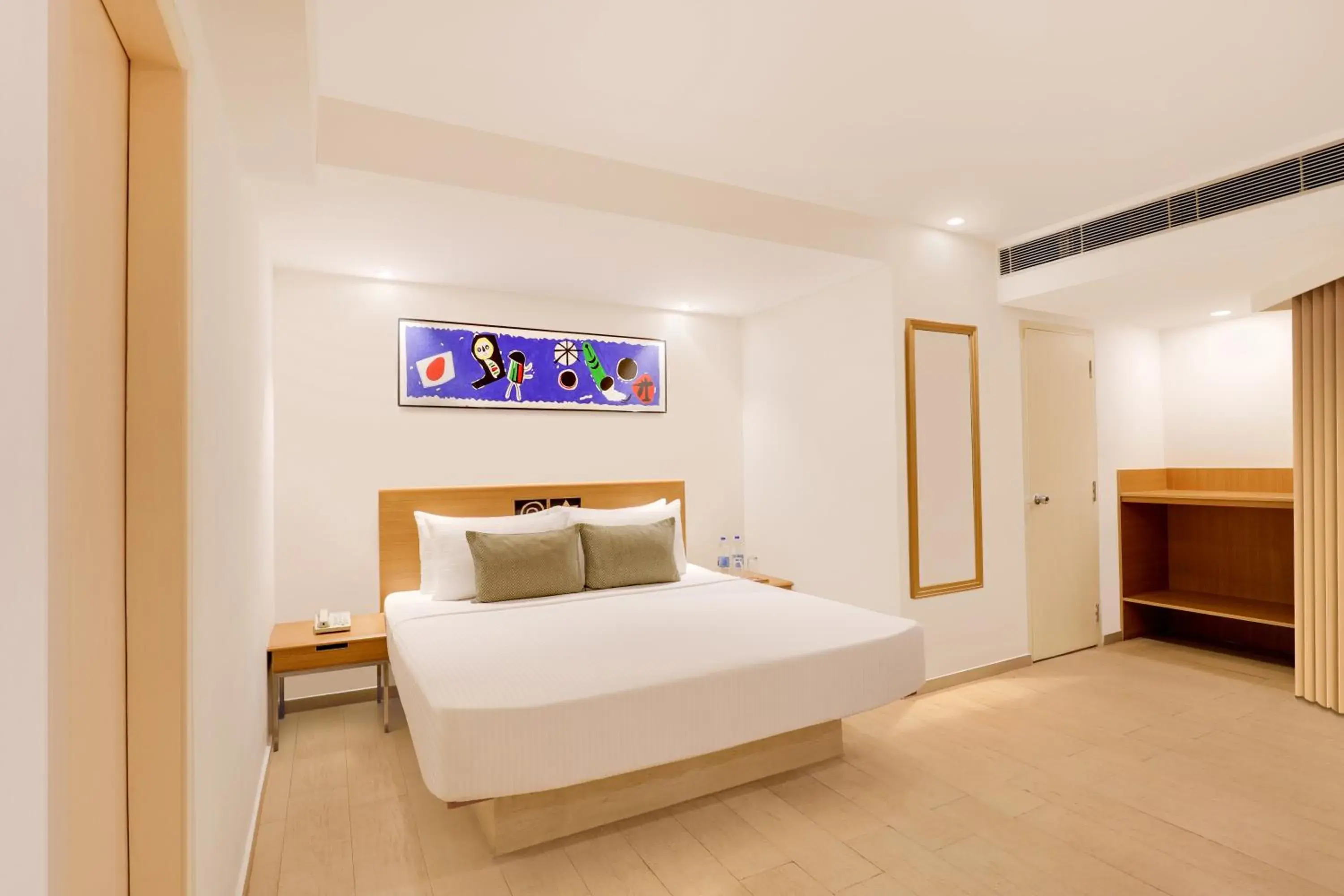 Bedroom, Bed in Lemon Tree Hotel, Indore Bedroom, Bed in Lemon Tree Hotel, Indore