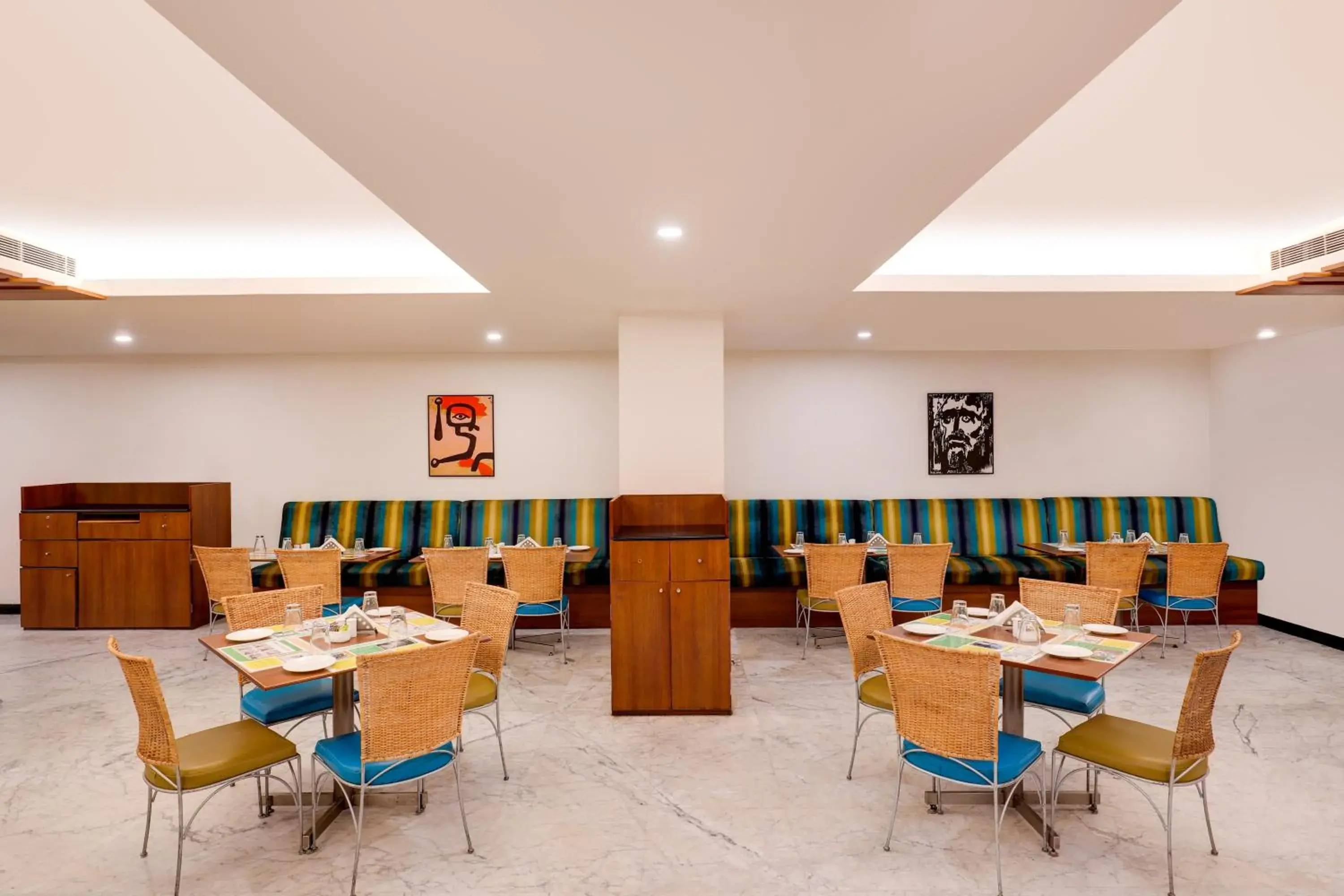 Restaurant/places to eat in Lemon Tree Hotel, Indore Restaurant/places to eat in Lemon Tree Hotel, Indore
