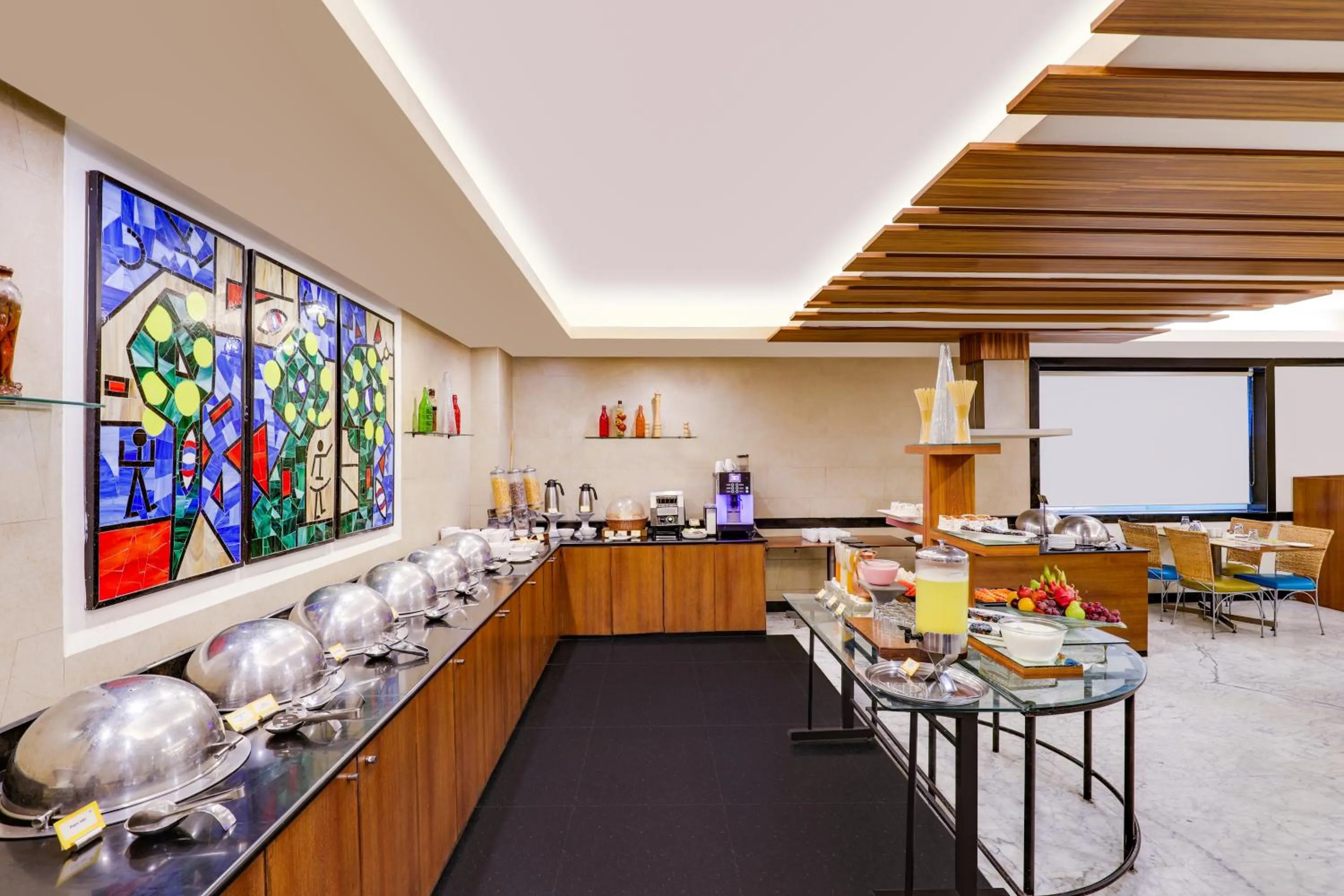 Restaurant/places to eat in Lemon Tree Hotel, Indore