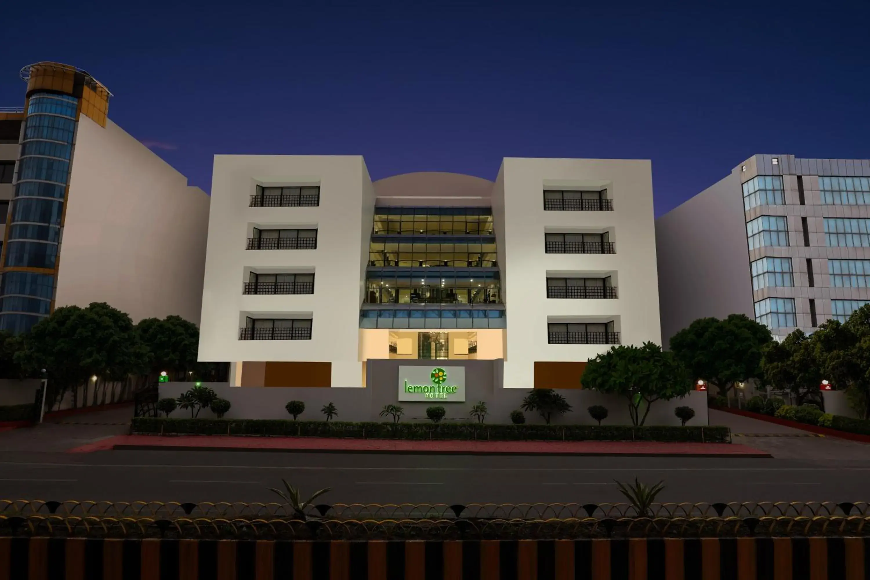 Facade/entrance in Lemon Tree Hotel, Indore Facade/entrance in Lemon Tree Hotel, Indore