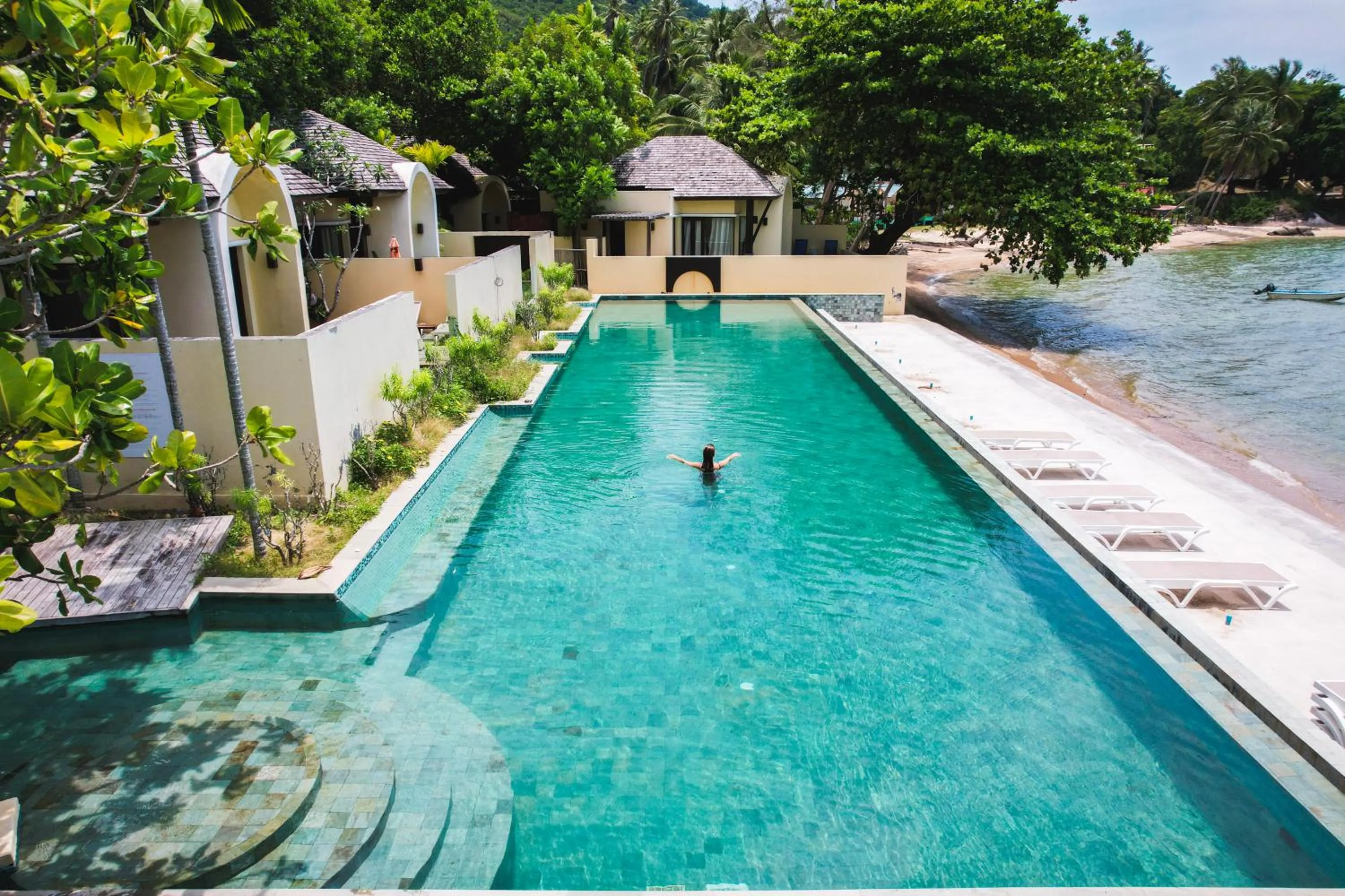 Swimming pool in Chantaramas Beach Resort Koh Phangan