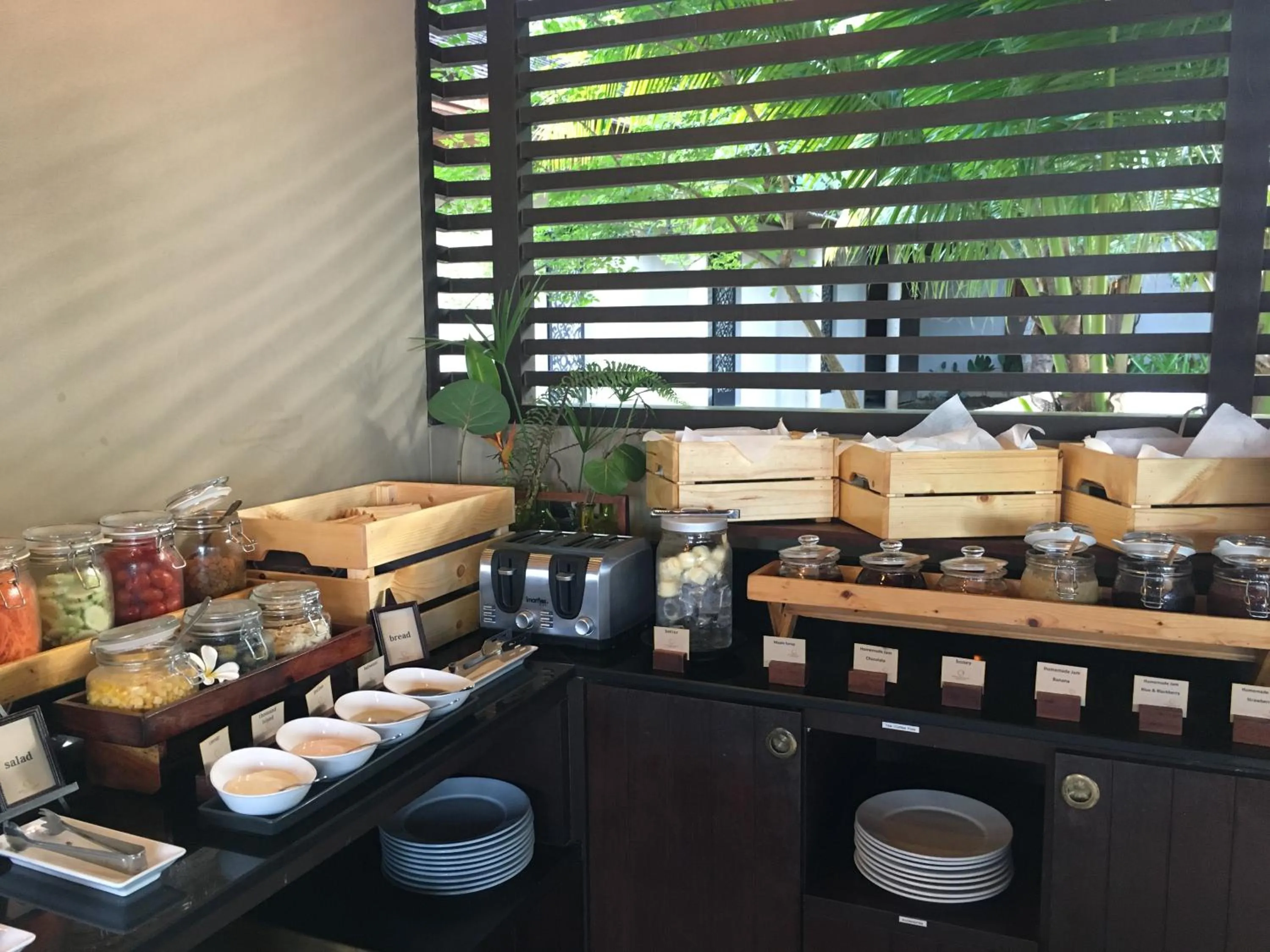 Buffet breakfast in Chantaramas Beach Resort Koh Phangan