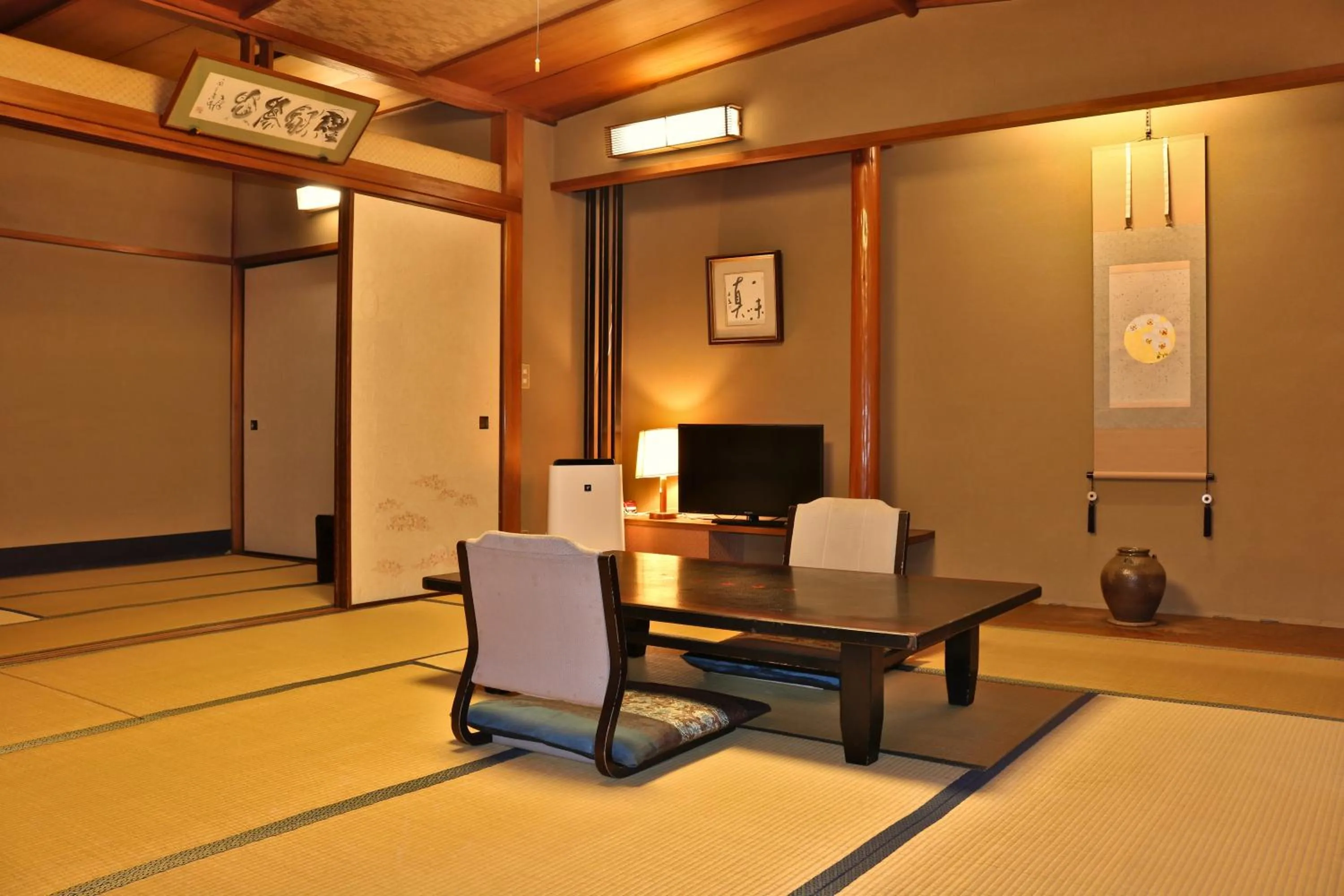Photo of the whole room in Tsutaya Ryokan