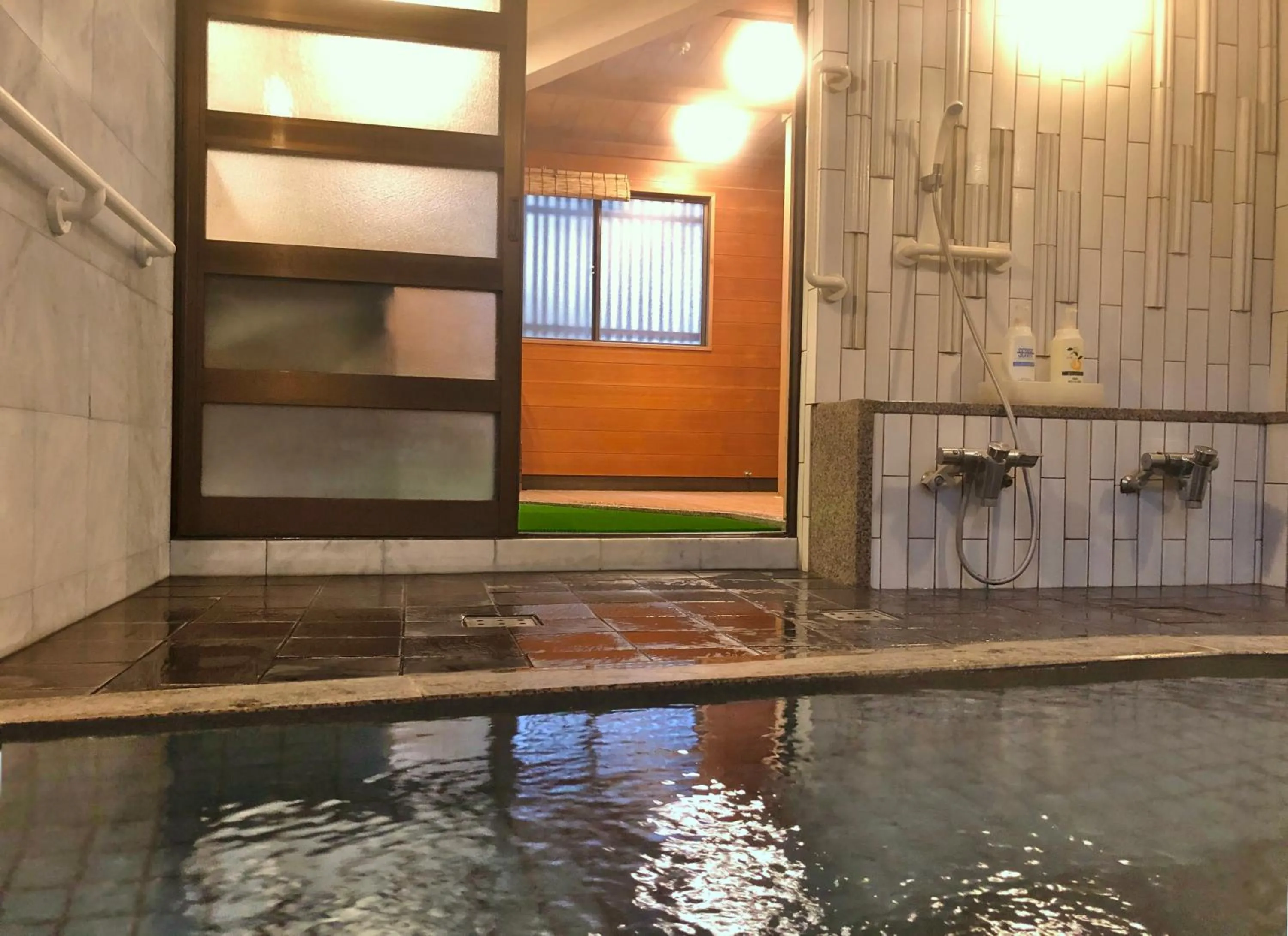 Public Bath in Tsutaya Ryokan