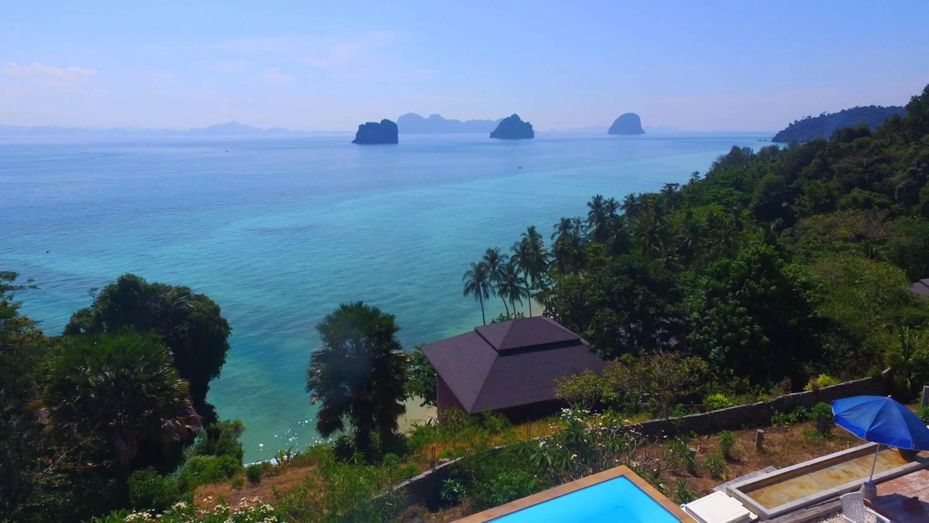 Sea view in Koh Ngai Cliff Beach Resort Sea view in Koh Ngai Cliff Beach Resort