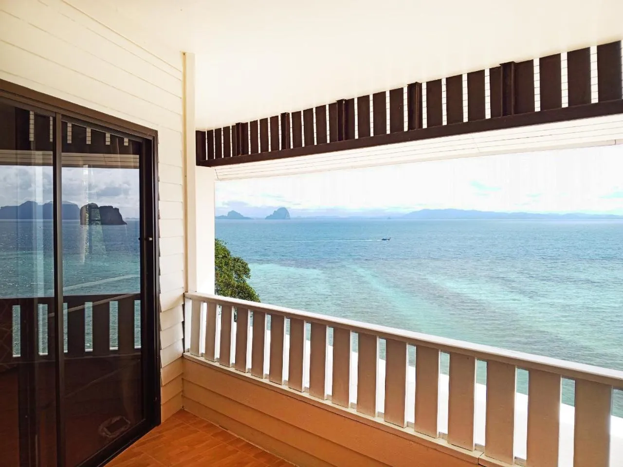 Koh Ngai Cliff Beach Resort