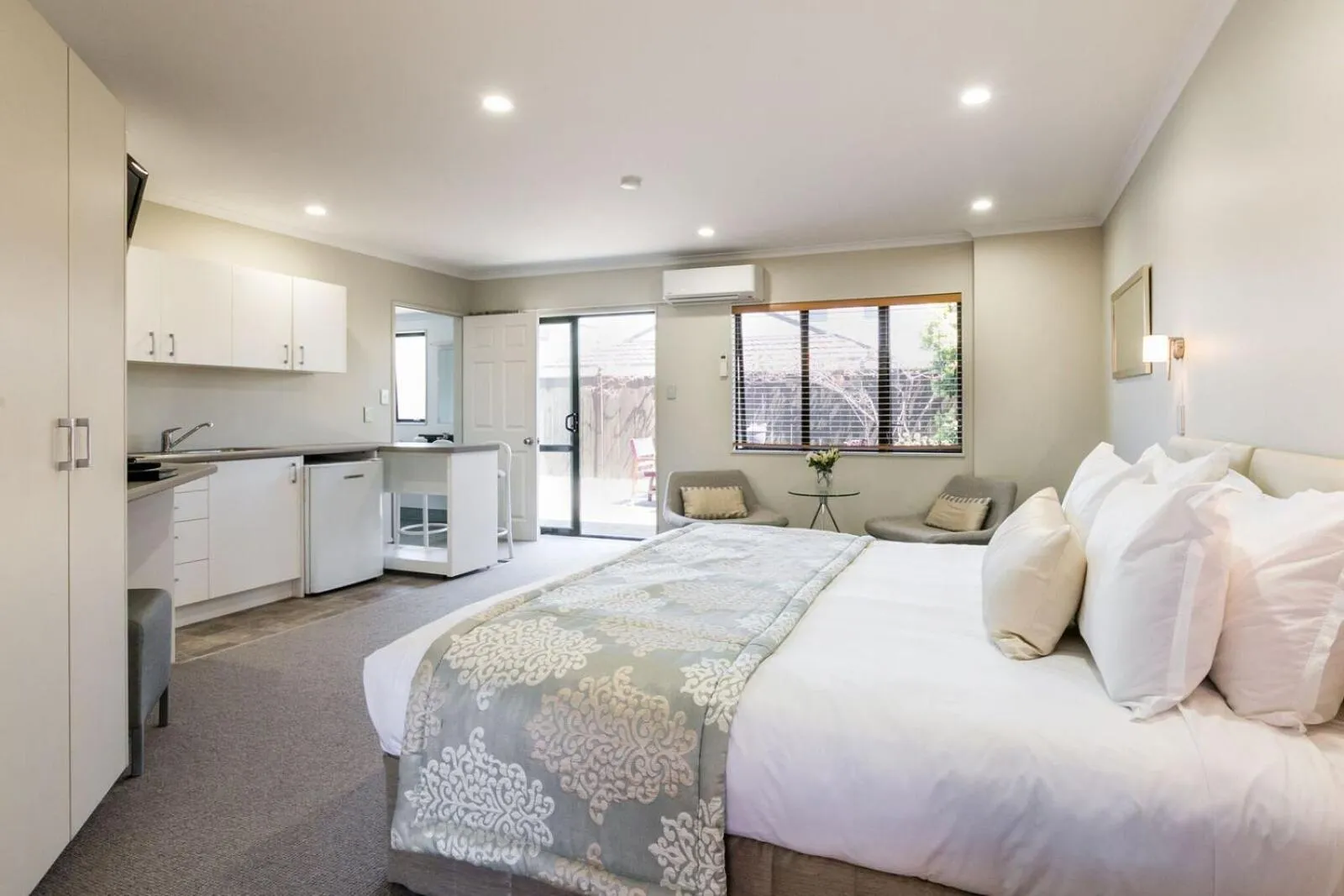 Photo of the whole room, Bed in Fairley Motor Lodge