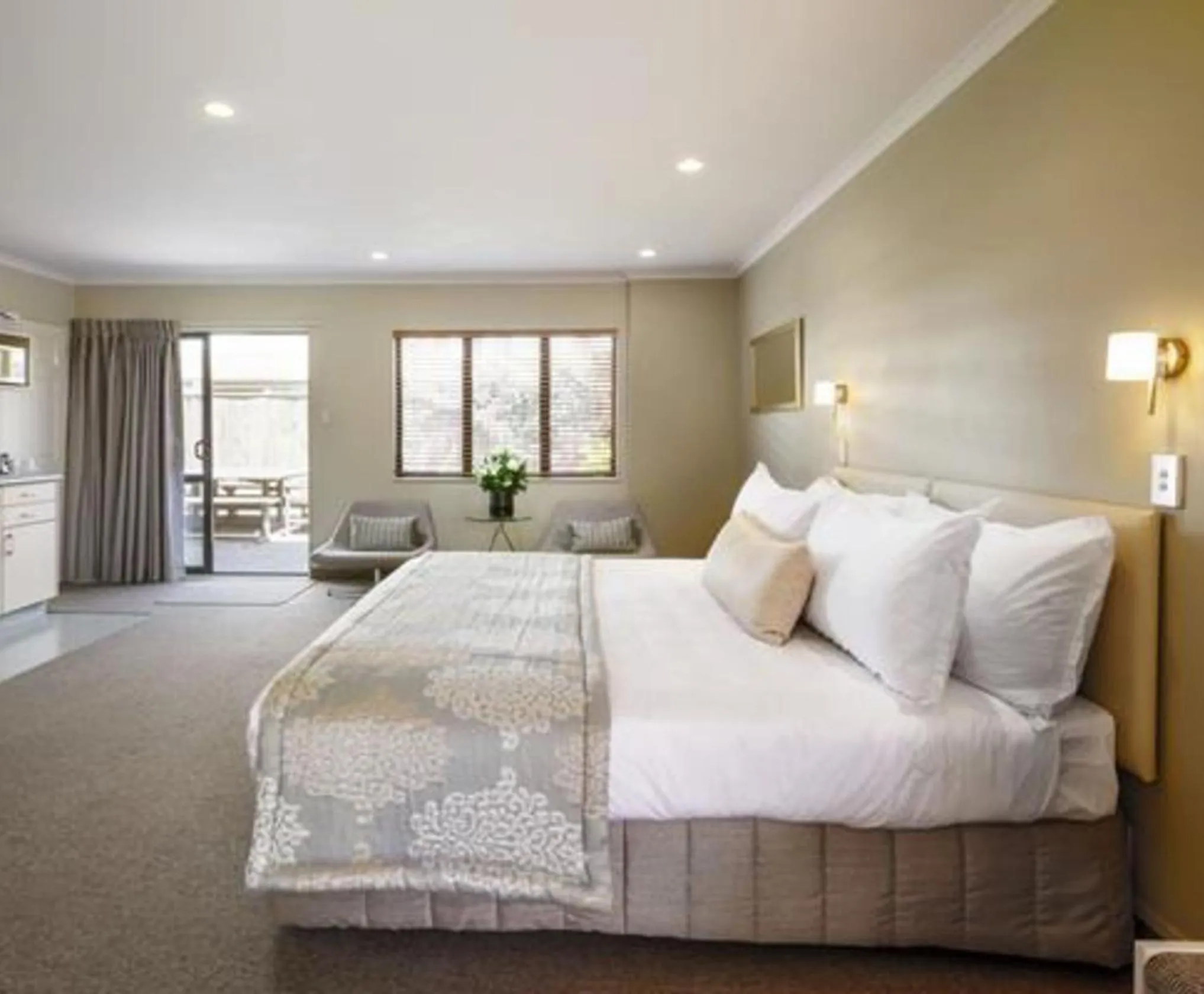 Photo of the whole room, Bed in Fairley Motor Lodge