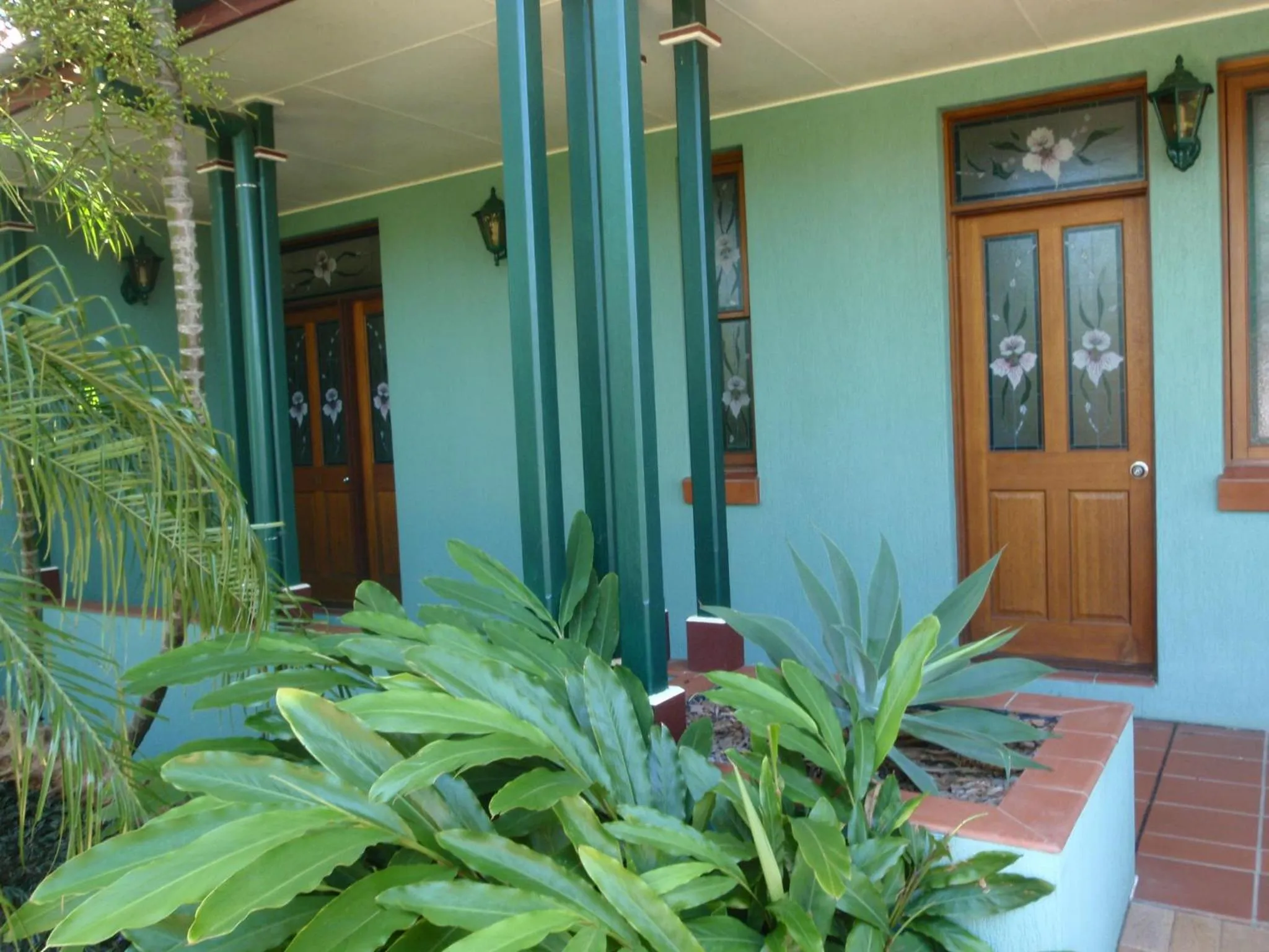 Facade/entrance in Puffers Inn