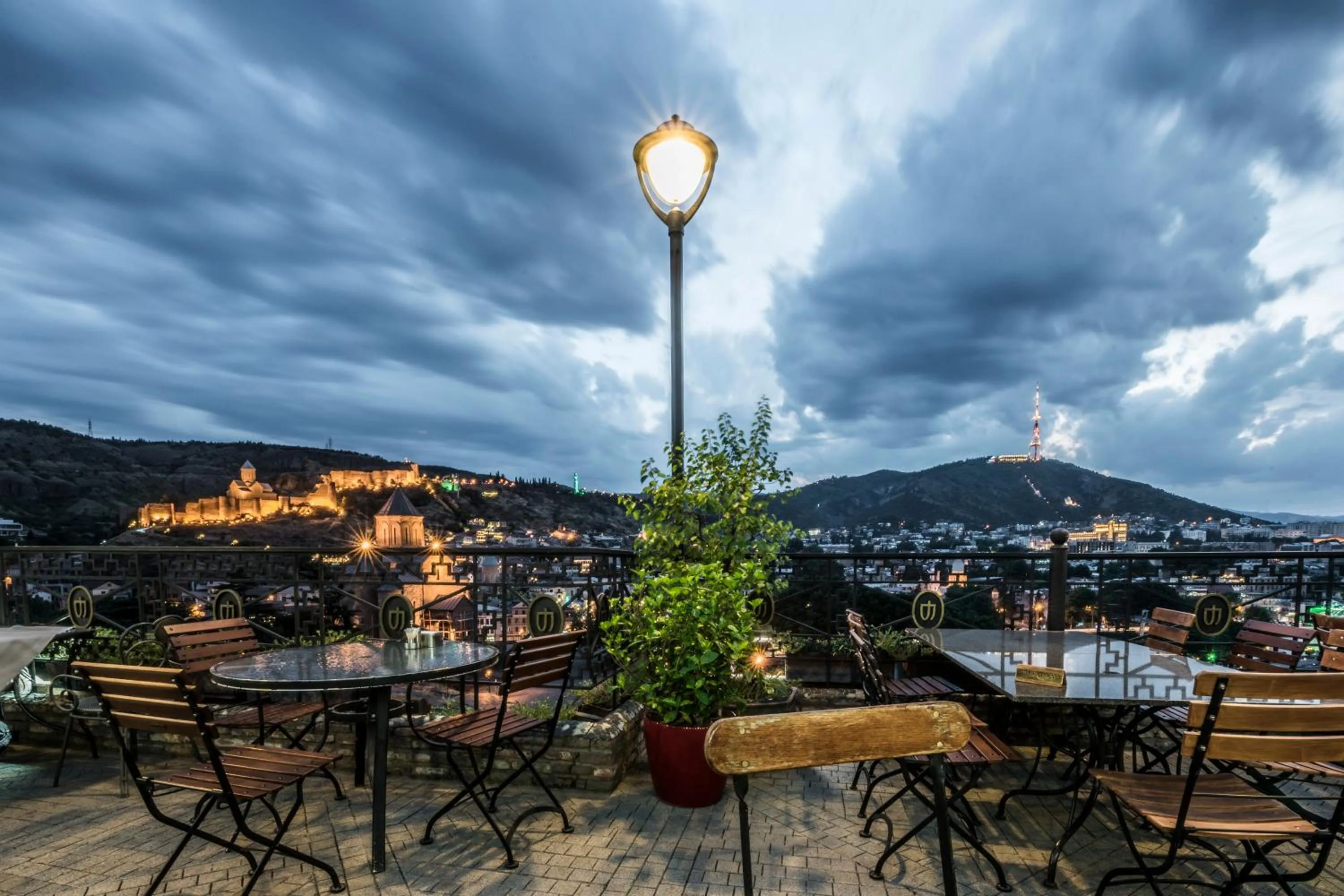 Restaurant/places to eat in Hotel Kopala