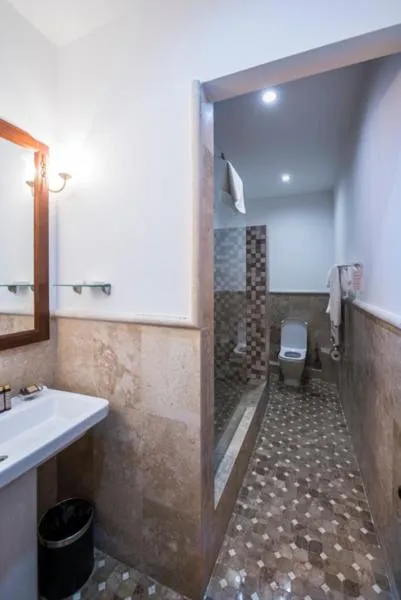 Shower in Hotel Kopala