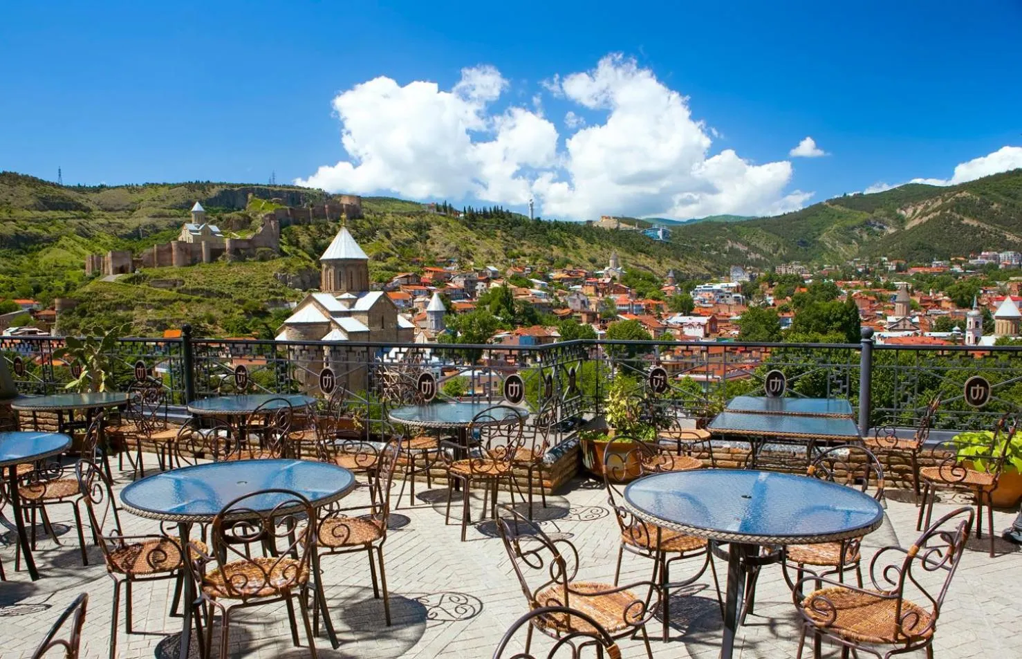 Restaurant/places to eat in Hotel Kopala