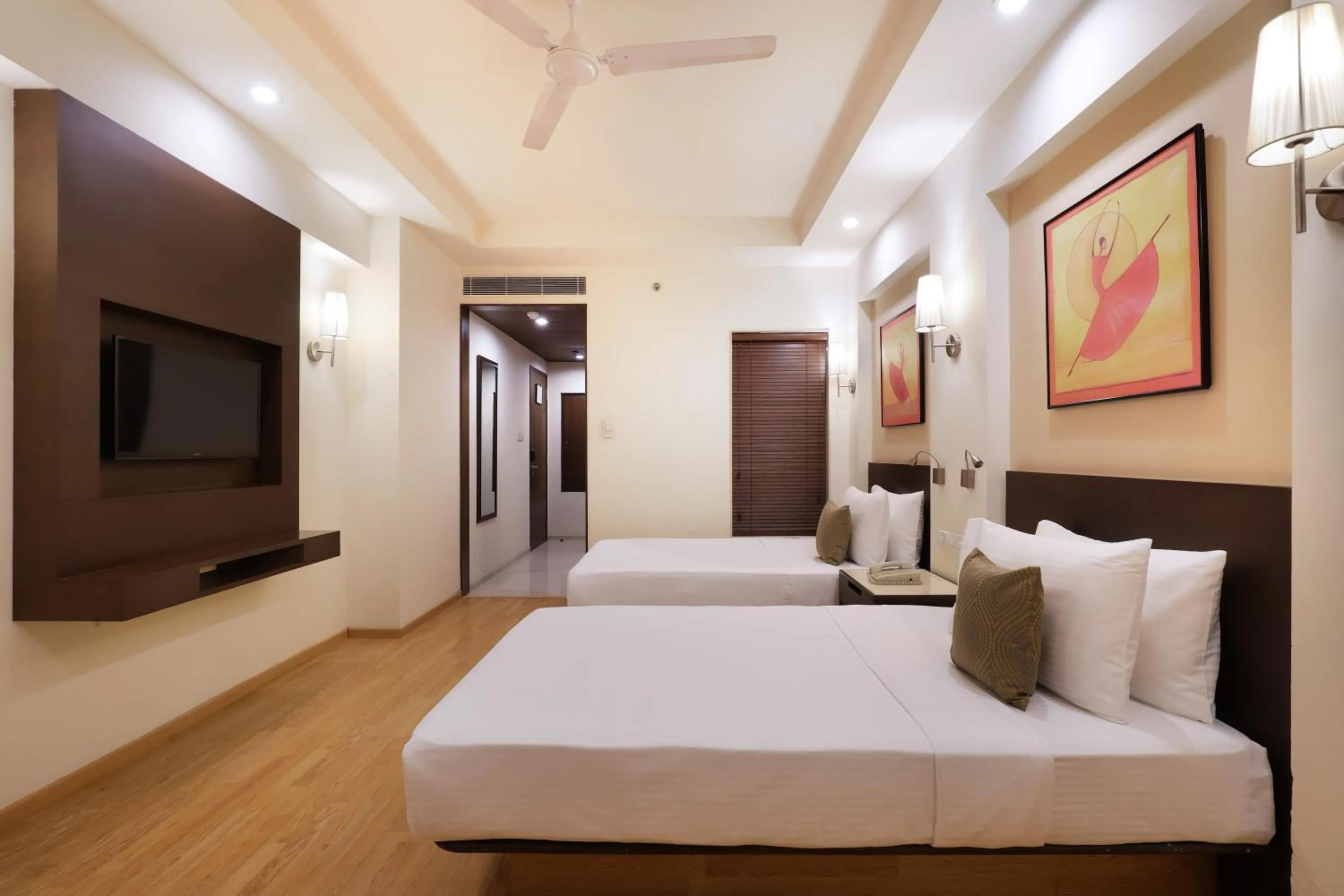 Bed in Lemon Tree Premier, Ulsoor Lake, Bengaluru