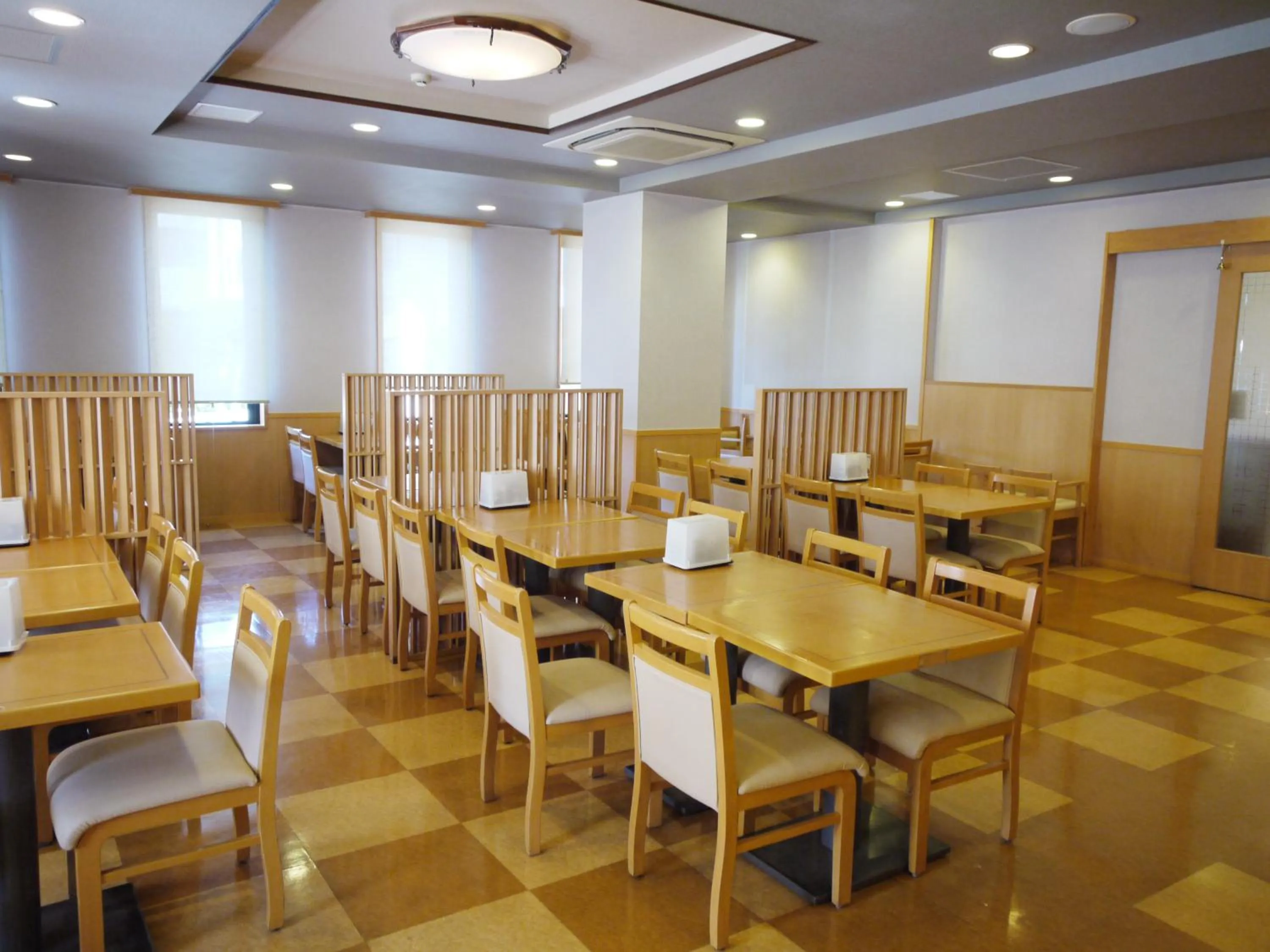 Restaurant/places to eat in Hotel Route-Inn Niigata Kencho-minami