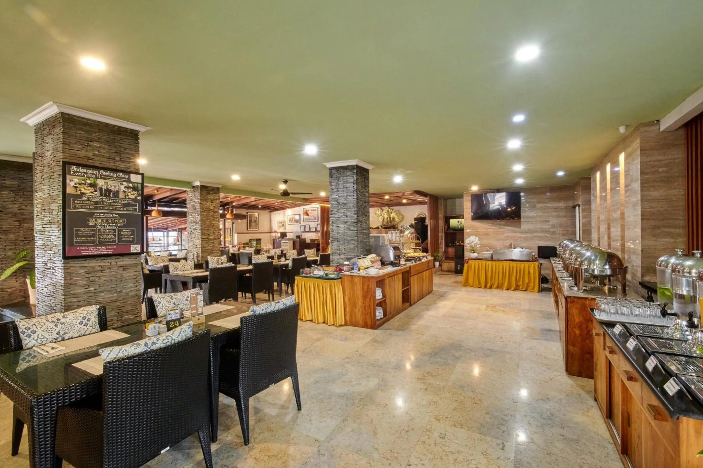 Restaurant/places to eat in The Lokha Legian Resort & Spa