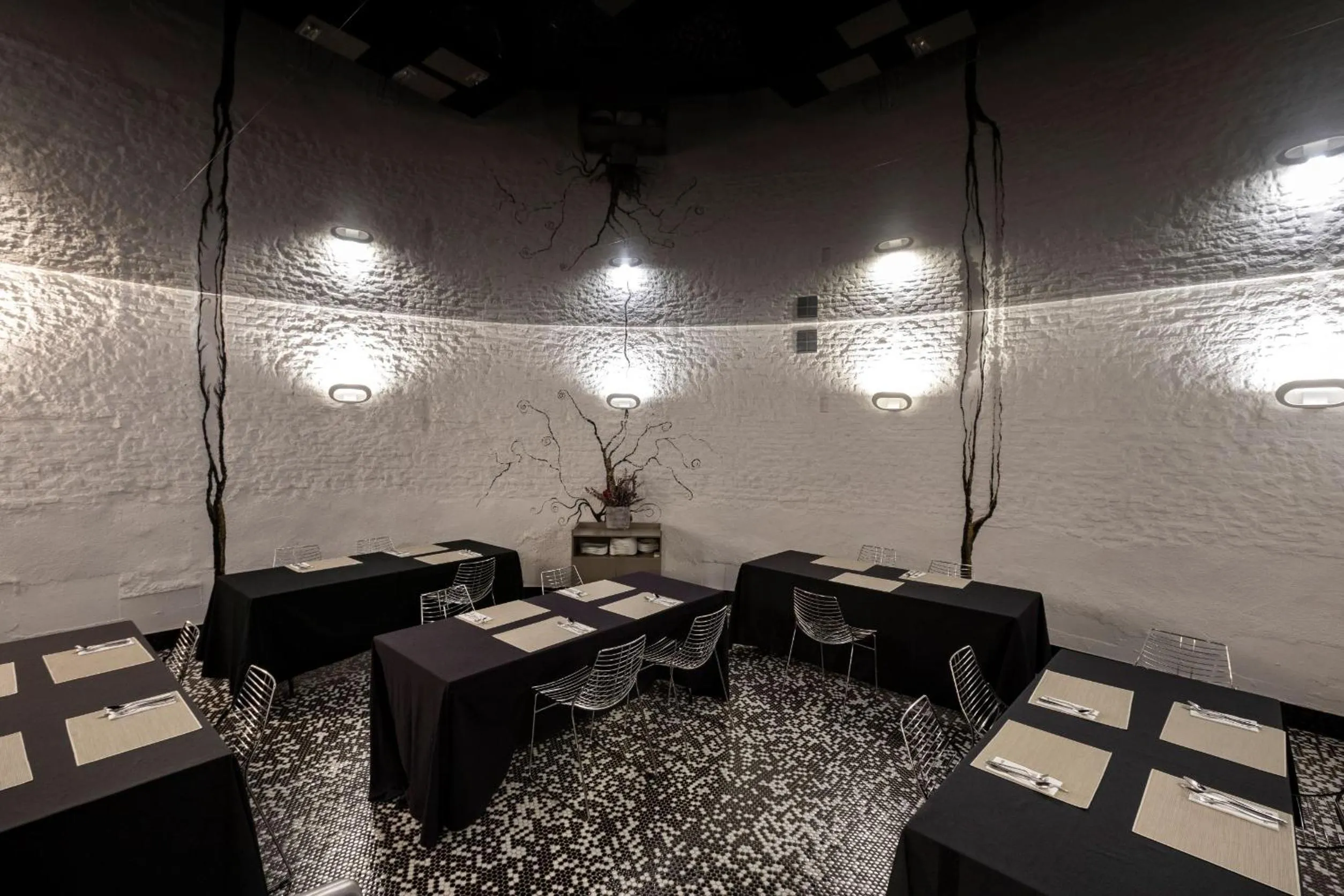 Restaurant/places to eat in Petit Palace Savoy Alfonso XII