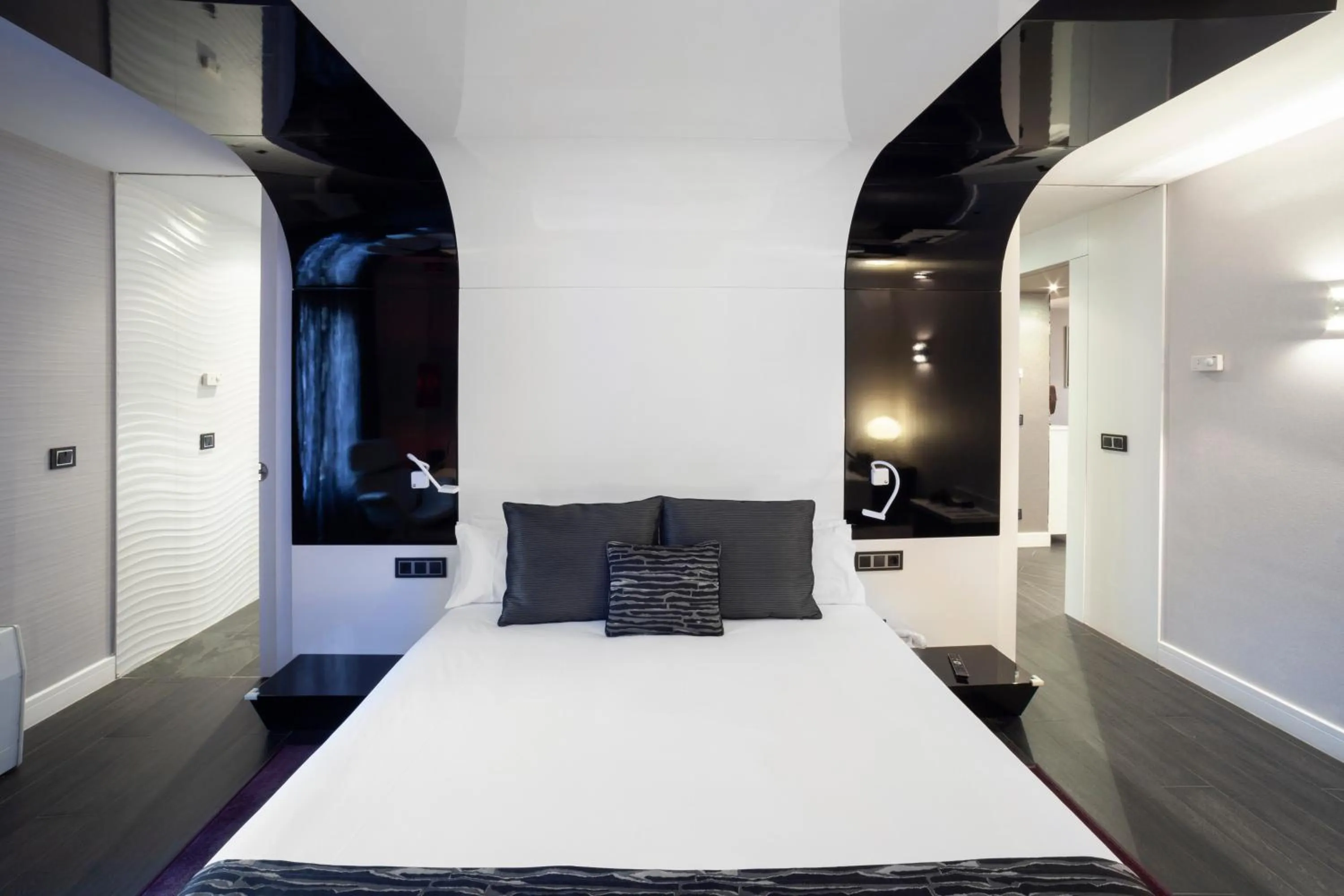 Bed in Petit Palace Savoy Alfonso XII