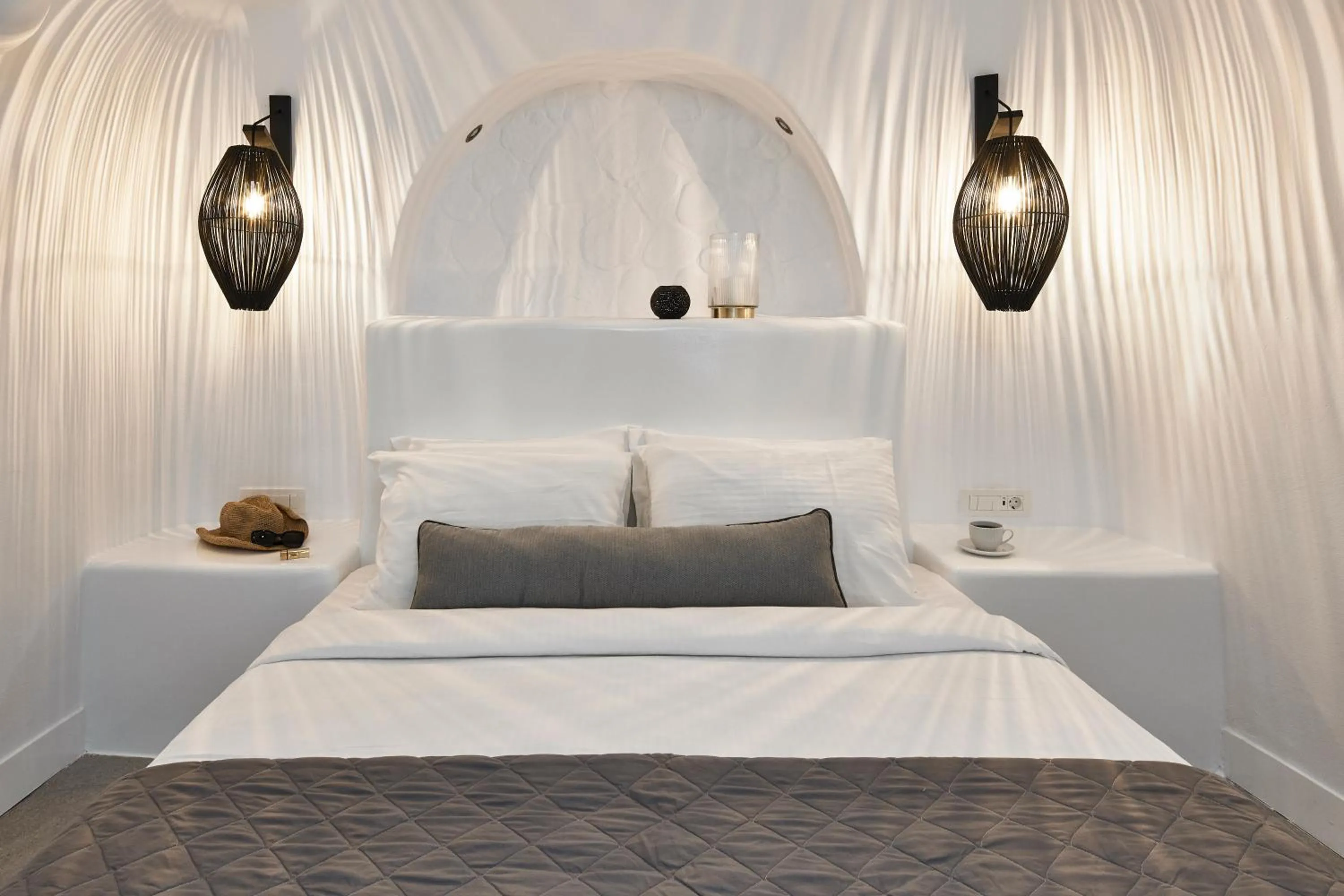 Bedroom, Bed in Virginia's Cave Villas