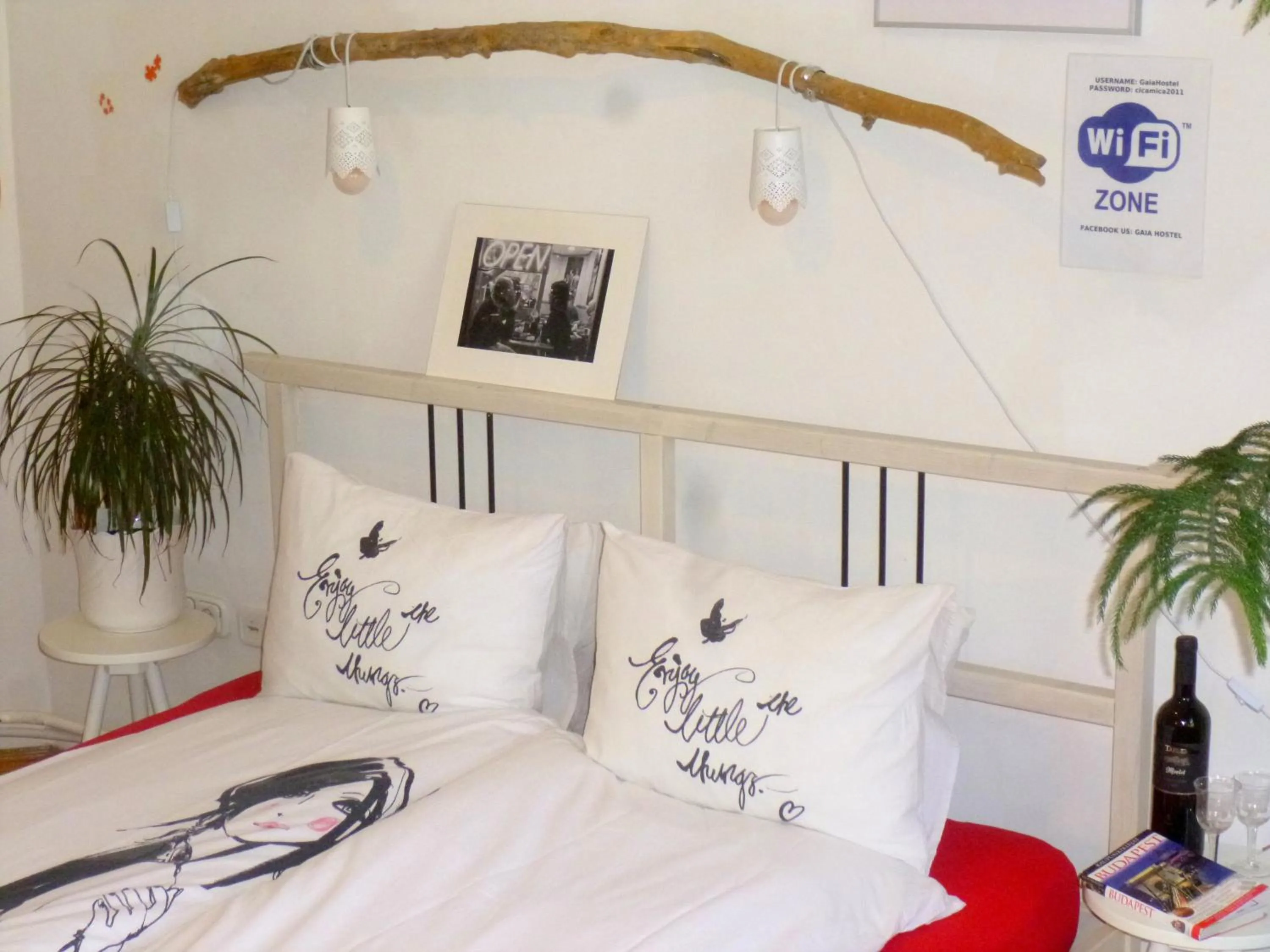 Decorative detail, Bed in Gaia Astoria
