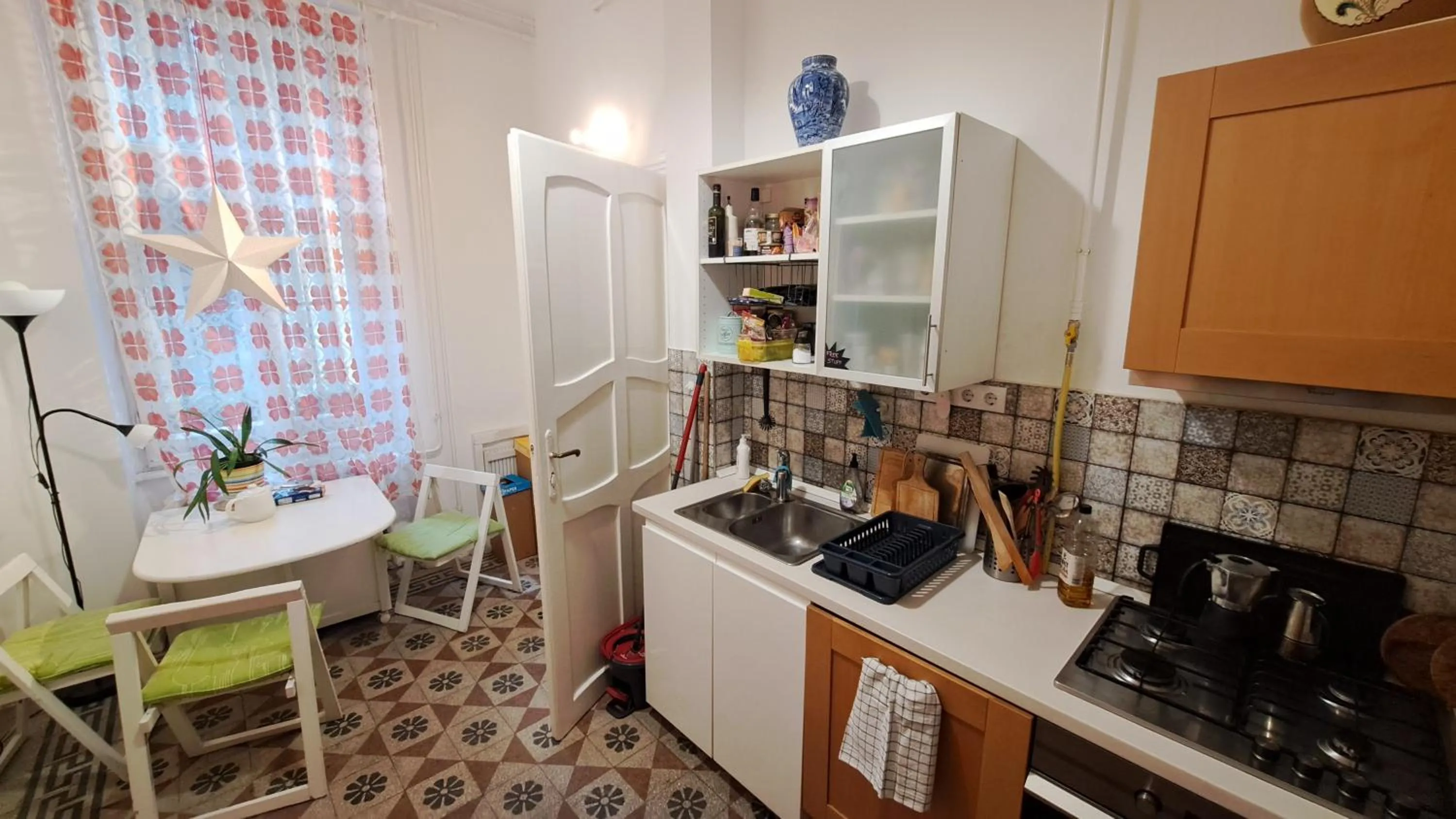 Communal kitchen in Gaia Astoria