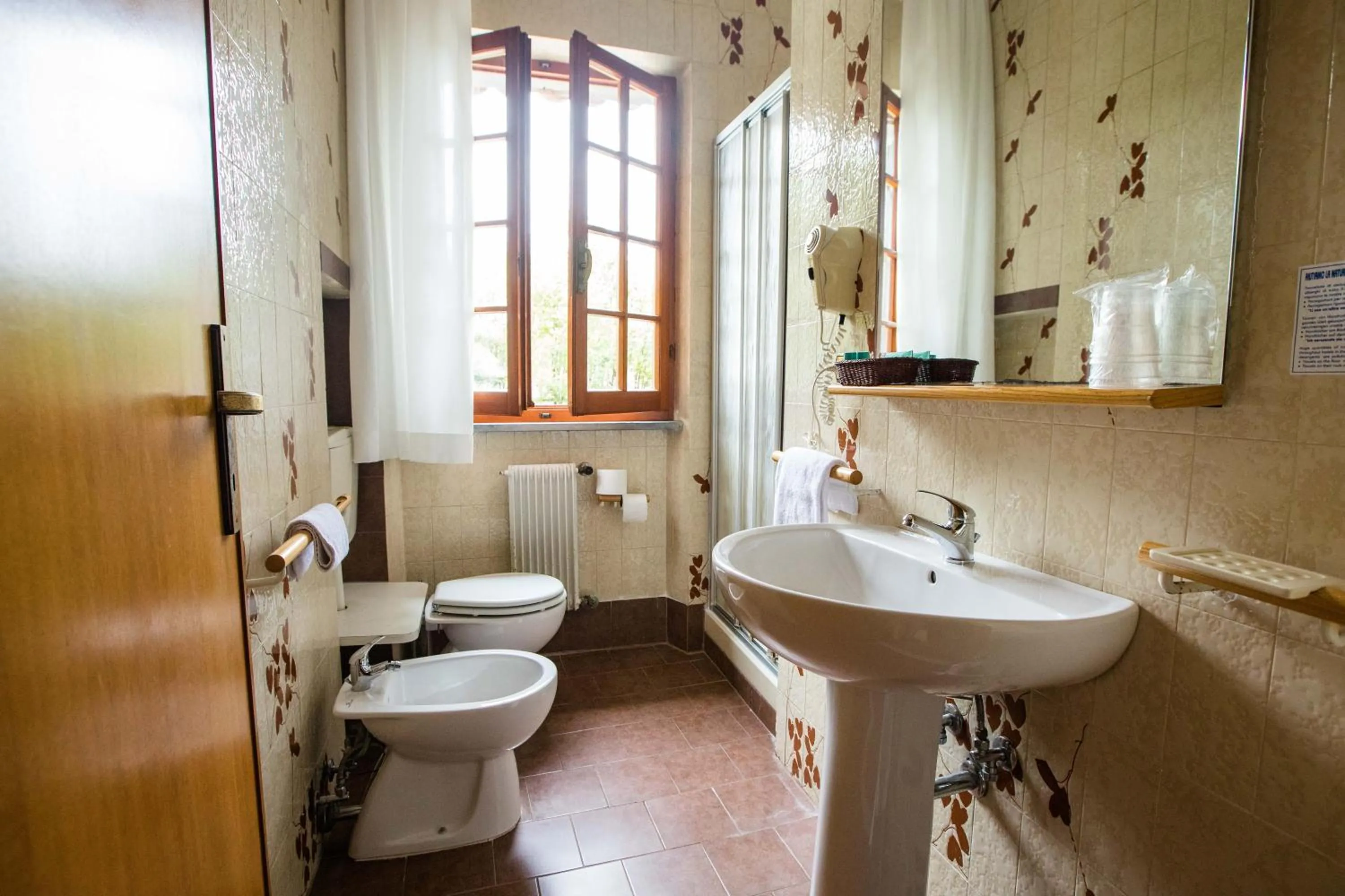 Bathroom in Hotel La Tavernetta dei Ronchi