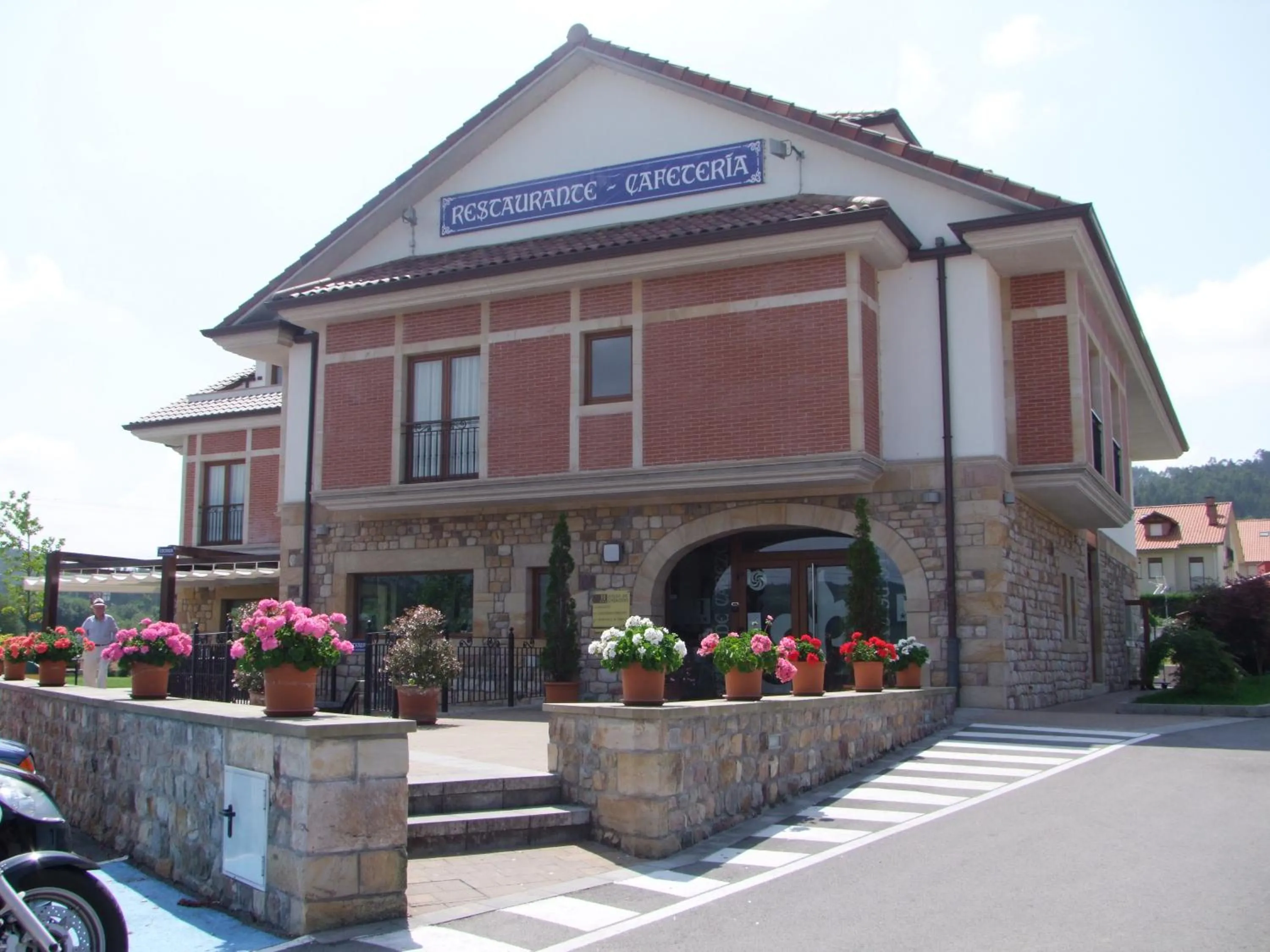 Property building in Hotel Valle de Cabezón
