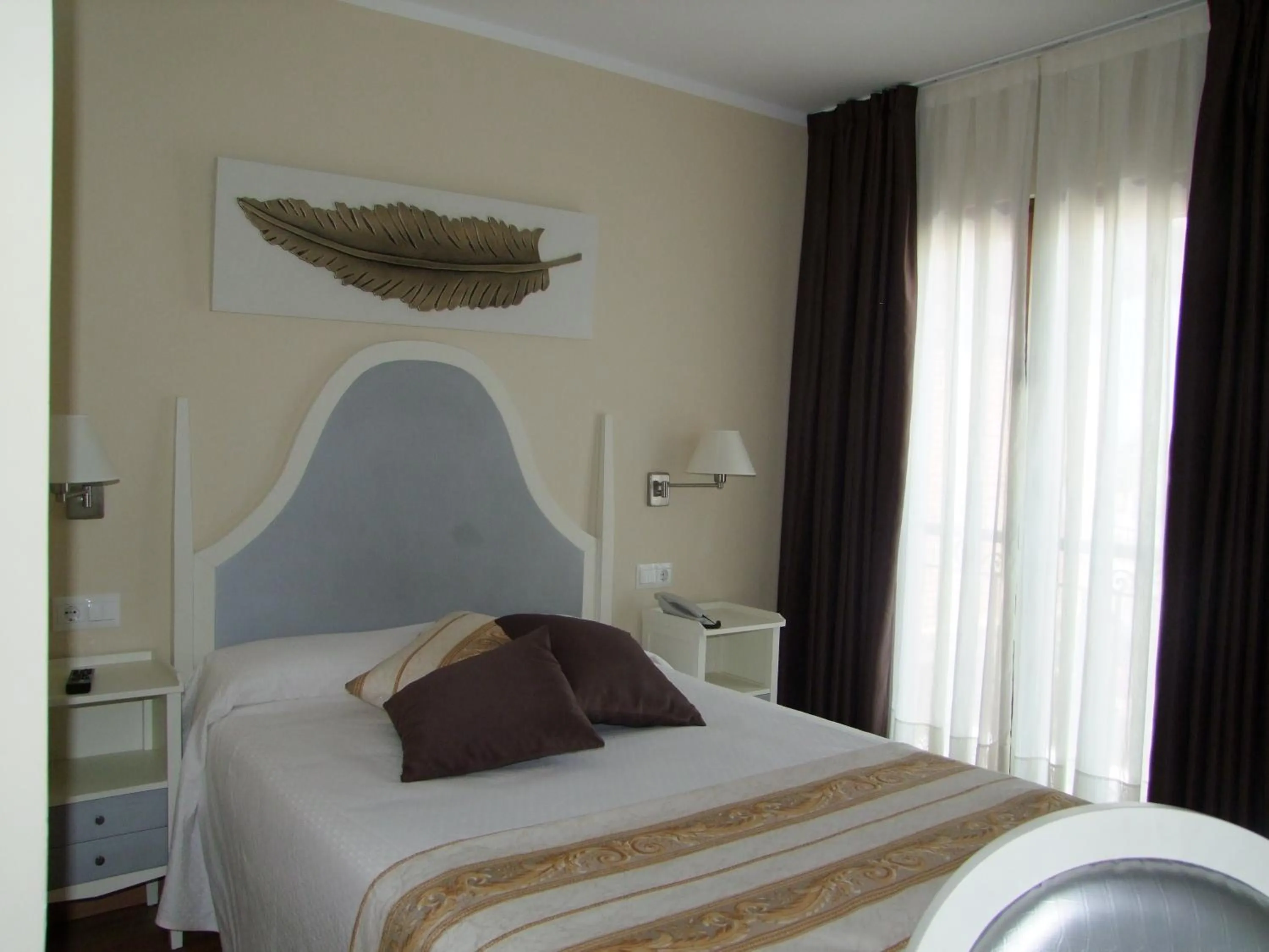 Bed in Hotel Valle de Cabezón