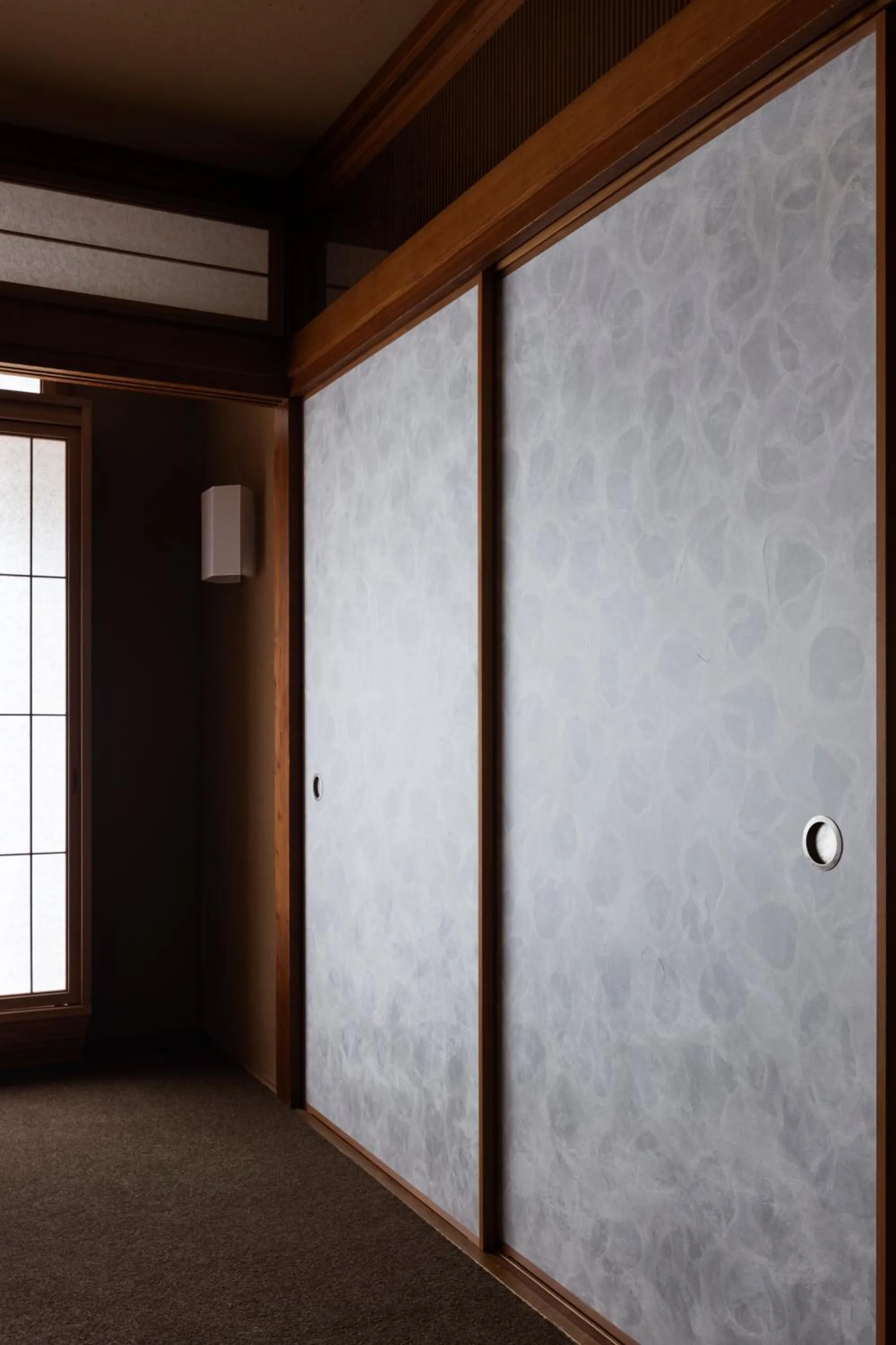 Photo of the whole room in Mikuniya