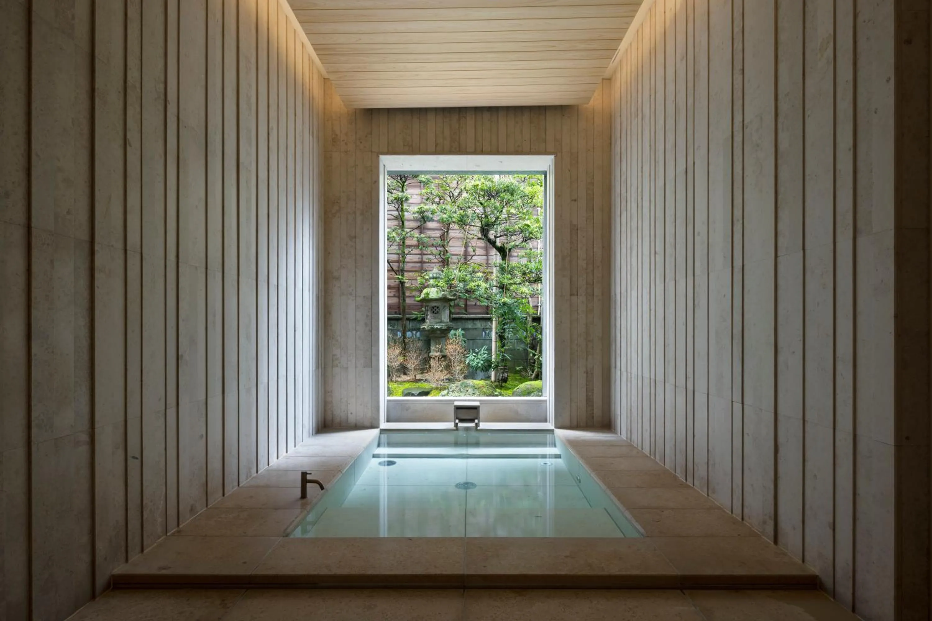 Hot Spring Bath in Mikuniya