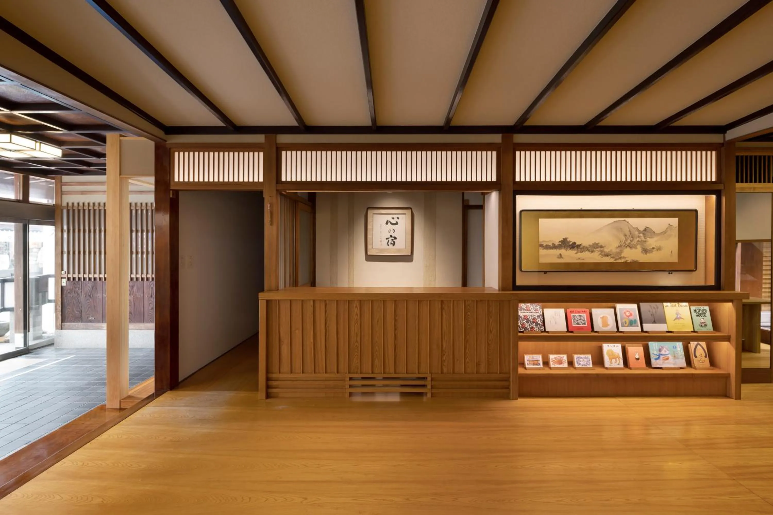 Area and facilities in Mikuniya