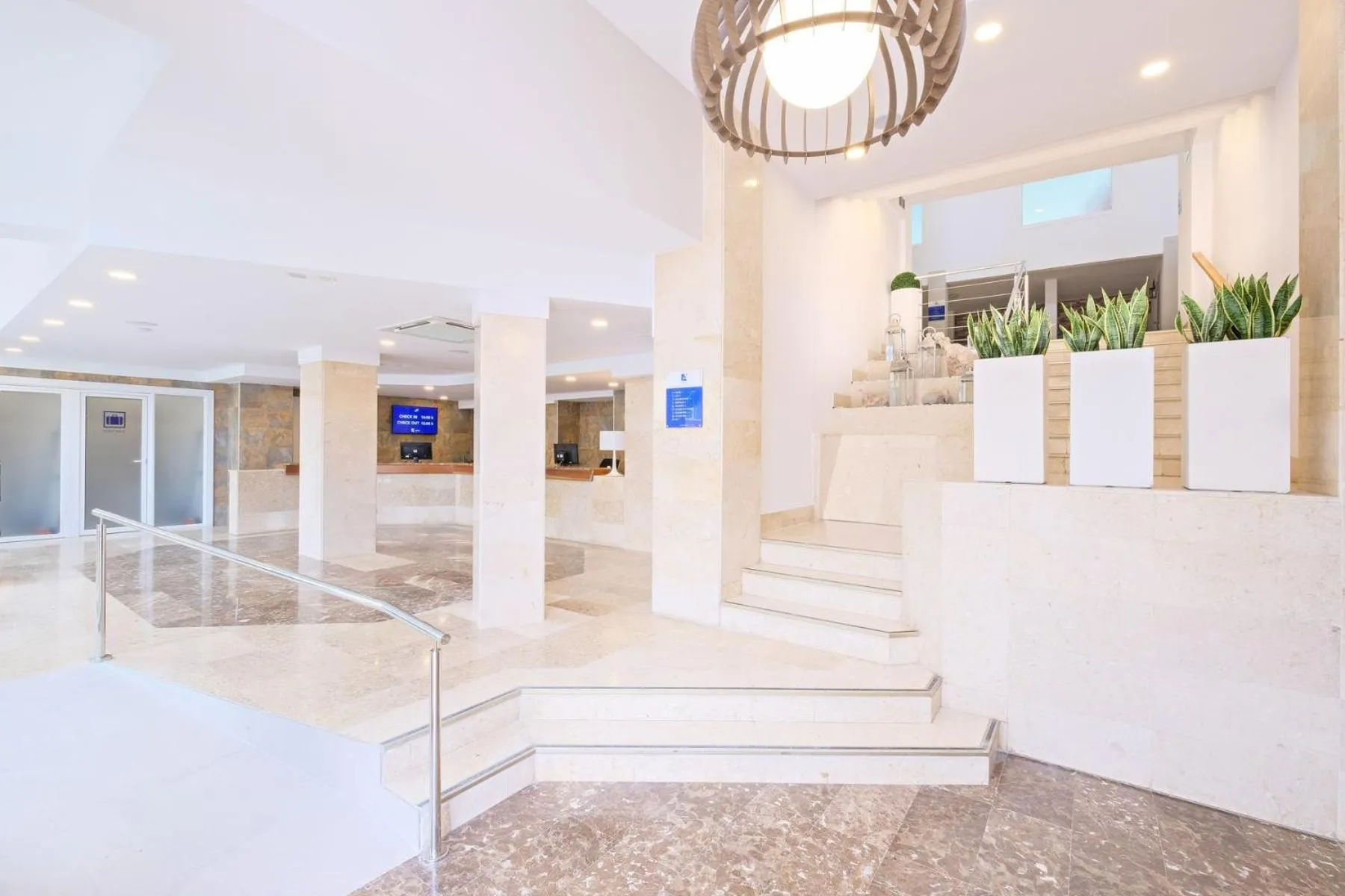 Lobby or reception in azuLine Hotel Palmanova Garden