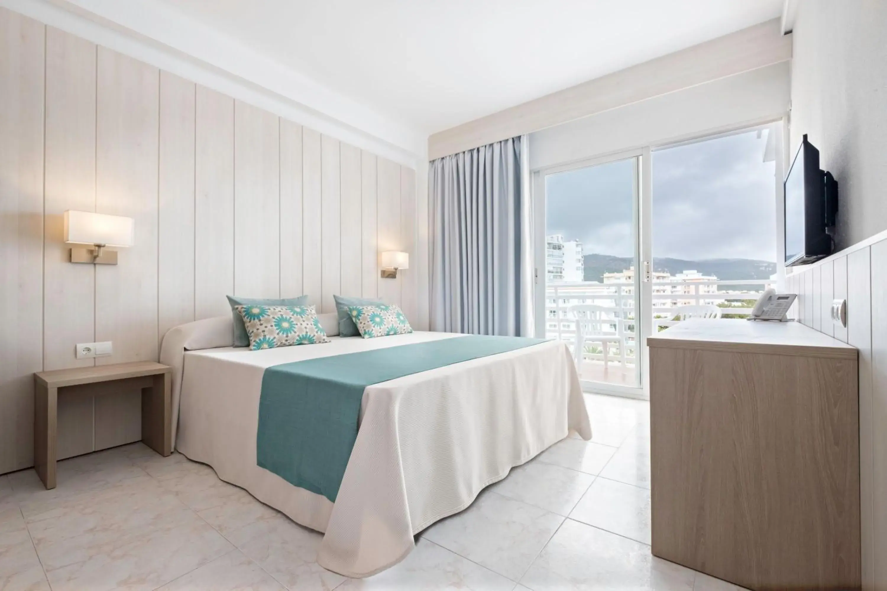 Photo of the whole room, Bed in azuLine Hotel Palmanova Garden Photo of the whole room, Bed in azuLine Hotel Palmanova Garden