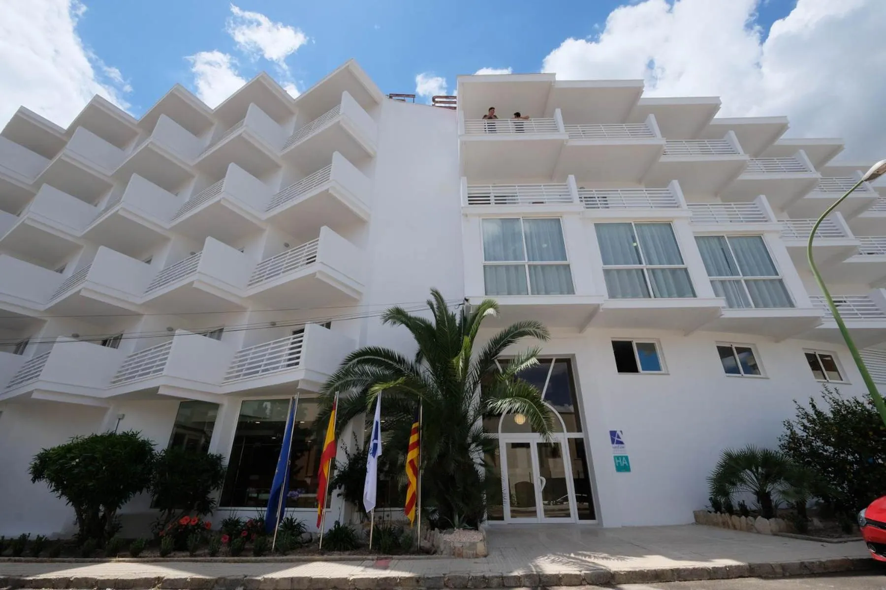 Facade/entrance in azuLine Hotel Palmanova Garden