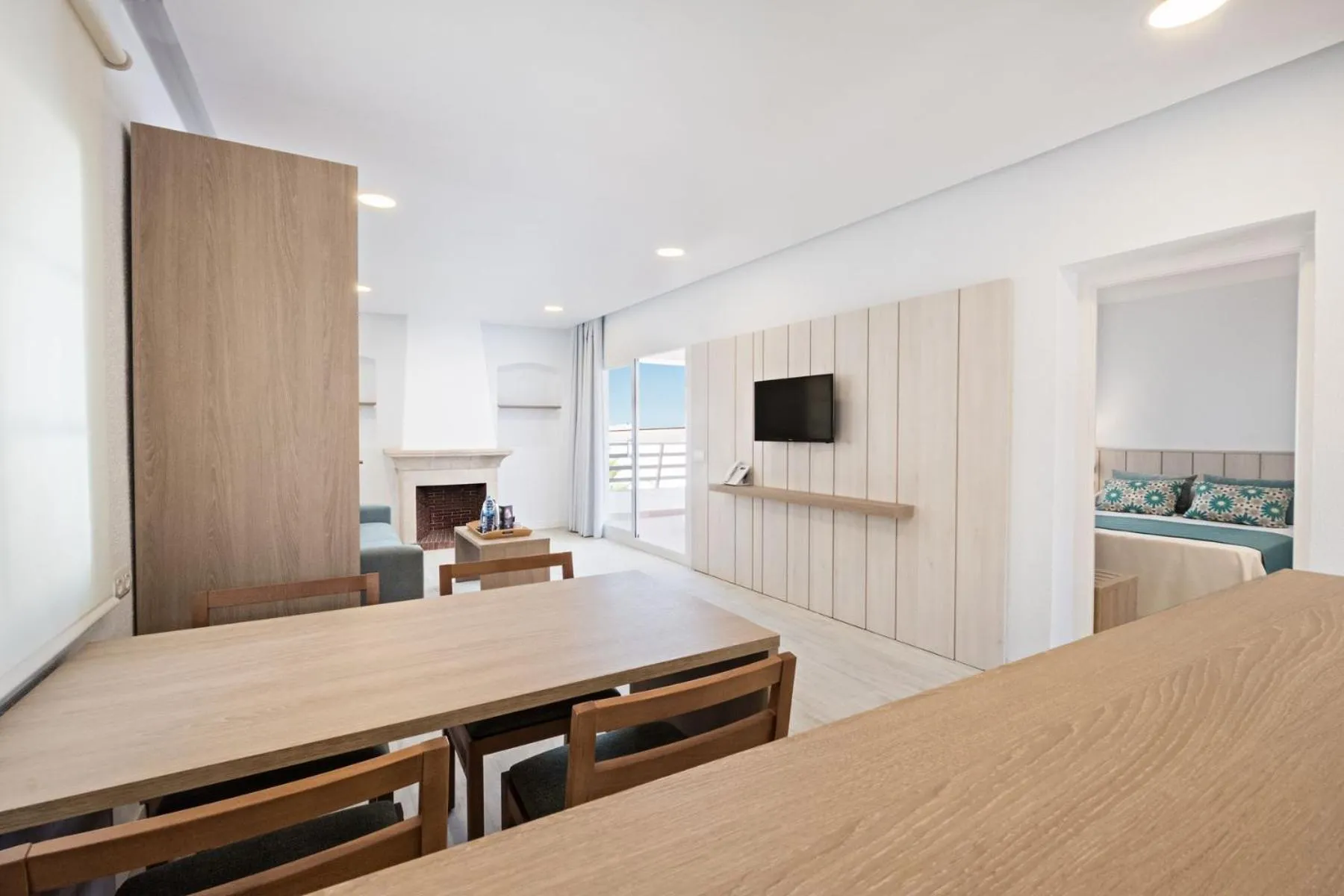 Kitchen or kitchenette in azuLine Hotel Palmanova Garden